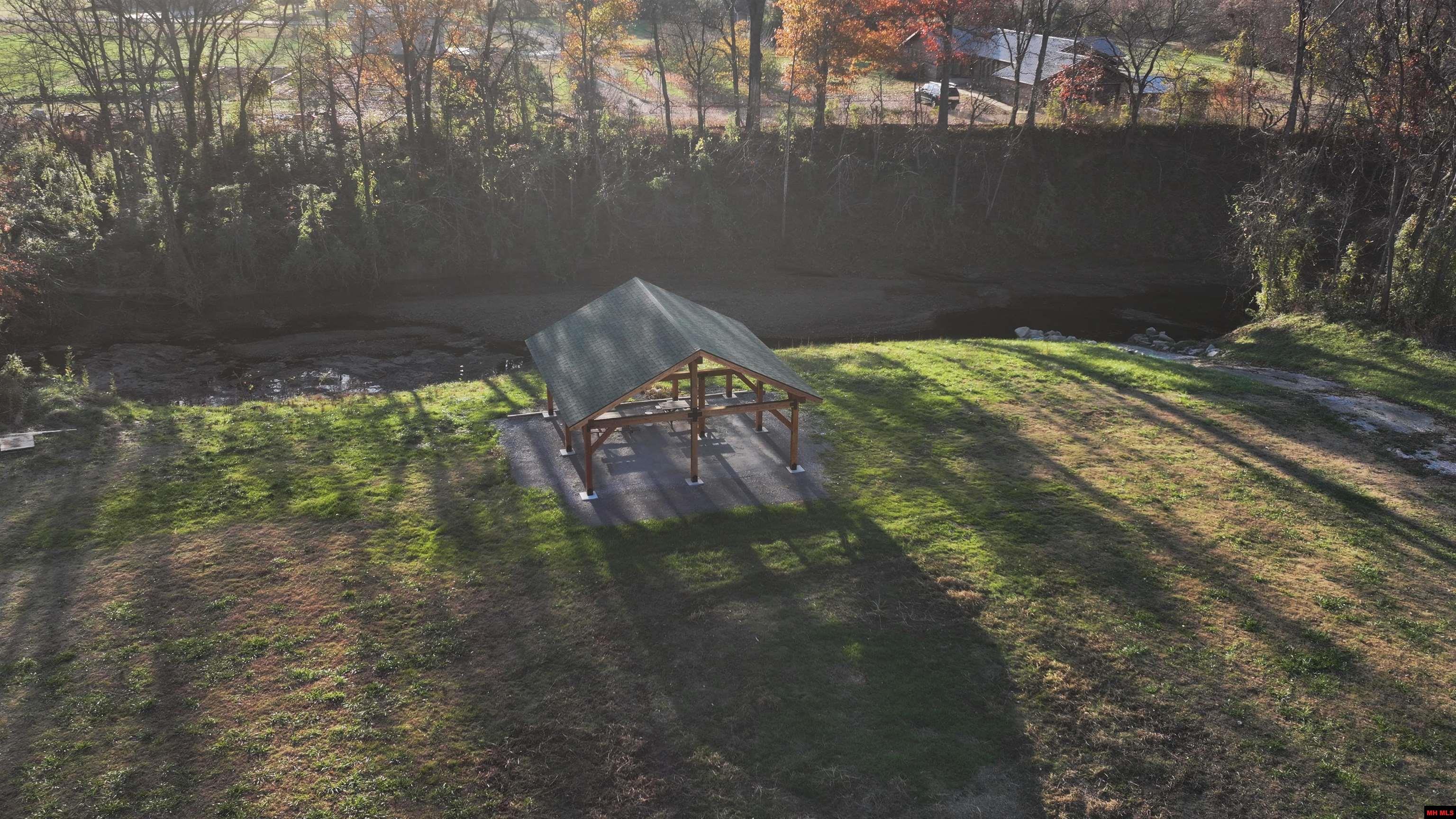 227 TROPHY COURT Cotter, AR