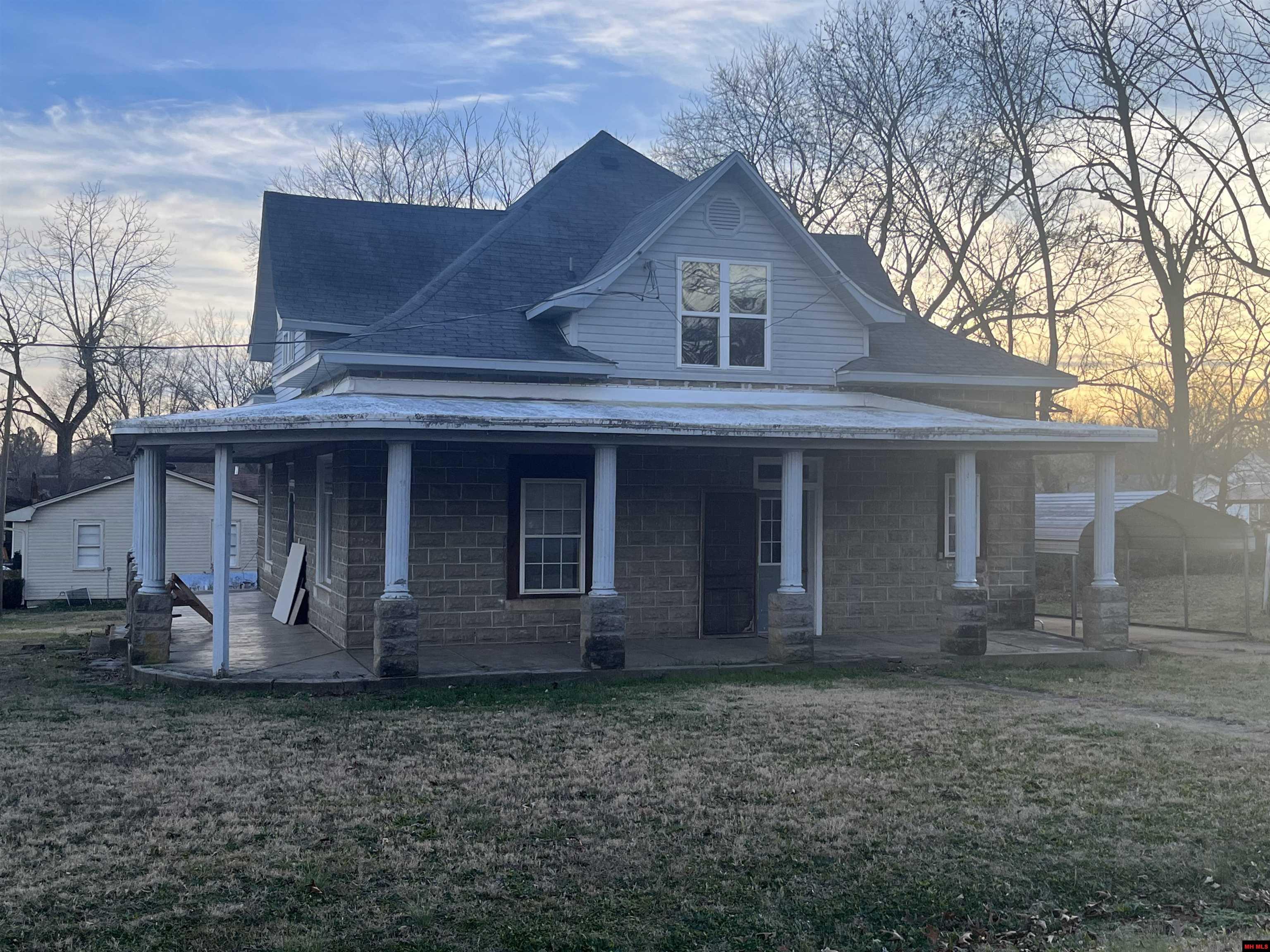 140 N OAK STREET Salem, AR