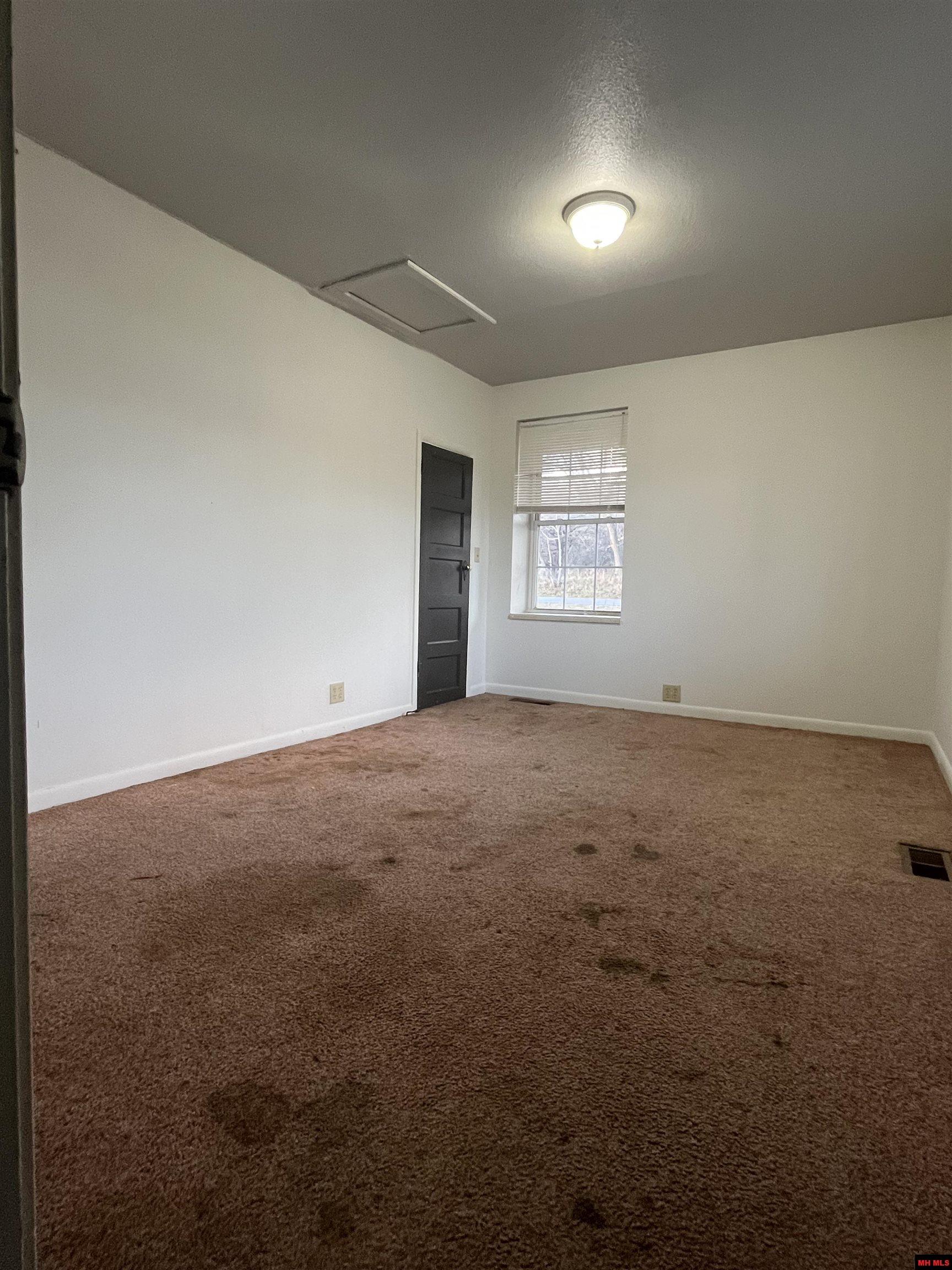140 N OAK STREET Salem, AR