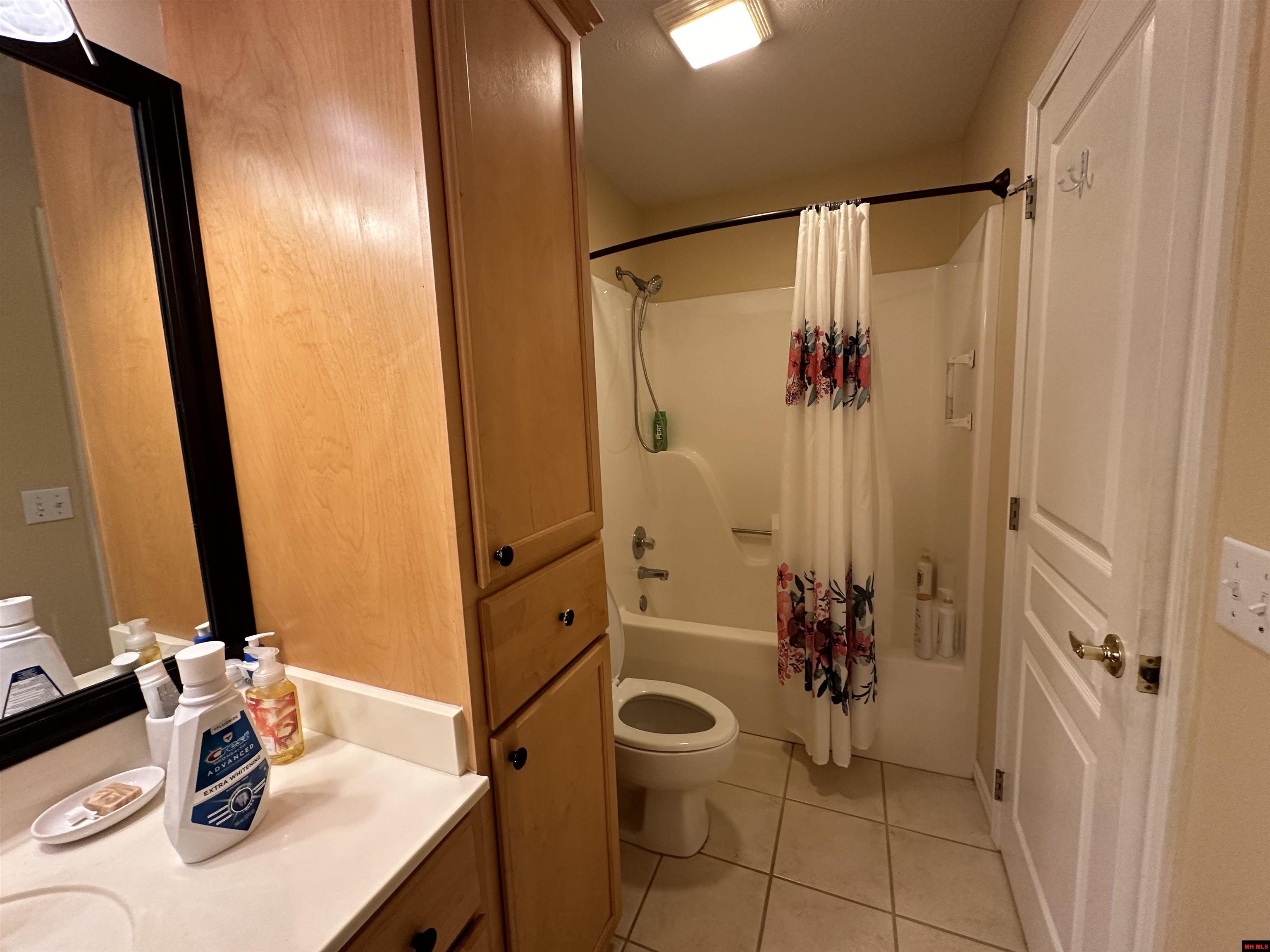 1322 COTTONWOOD COURT Mountain Home, AR