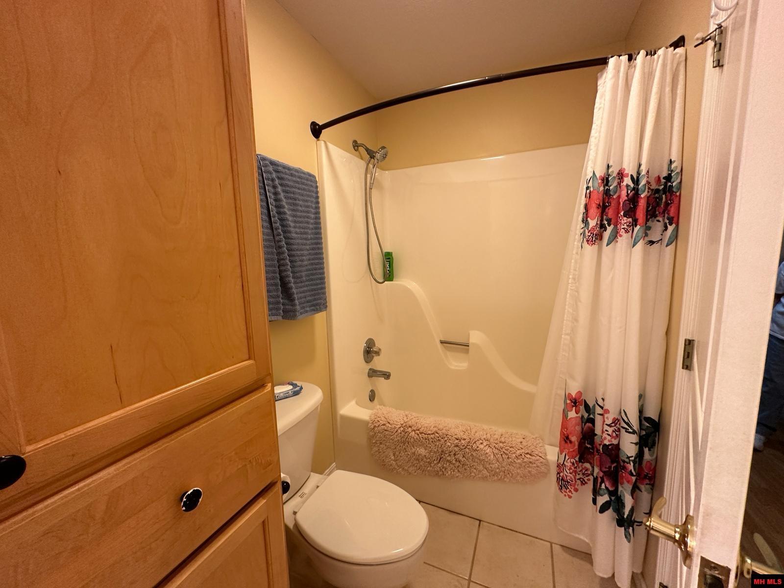 1322 COTTONWOOD COURT Mountain Home, AR