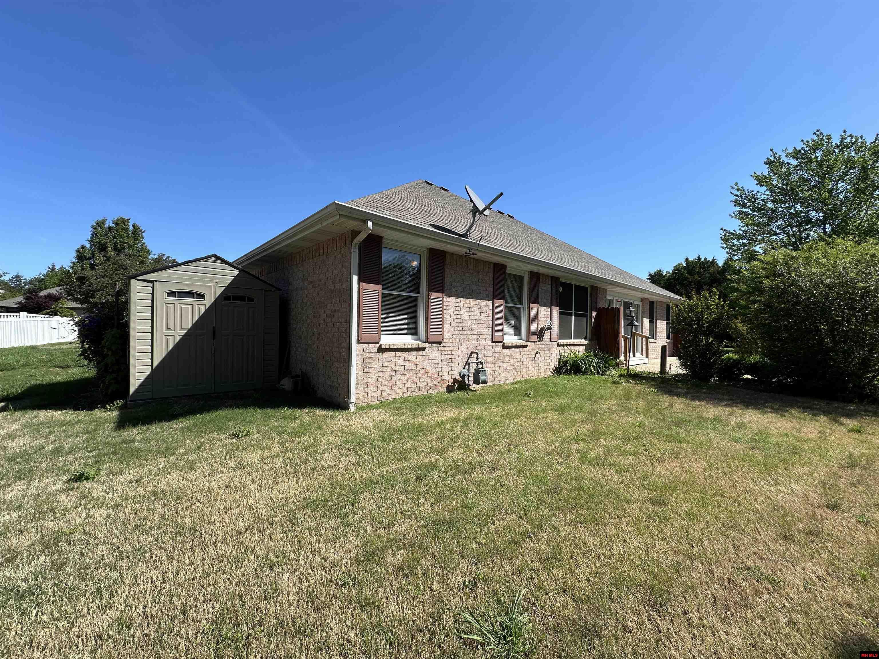1322 COTTONWOOD COURT Mountain Home, AR