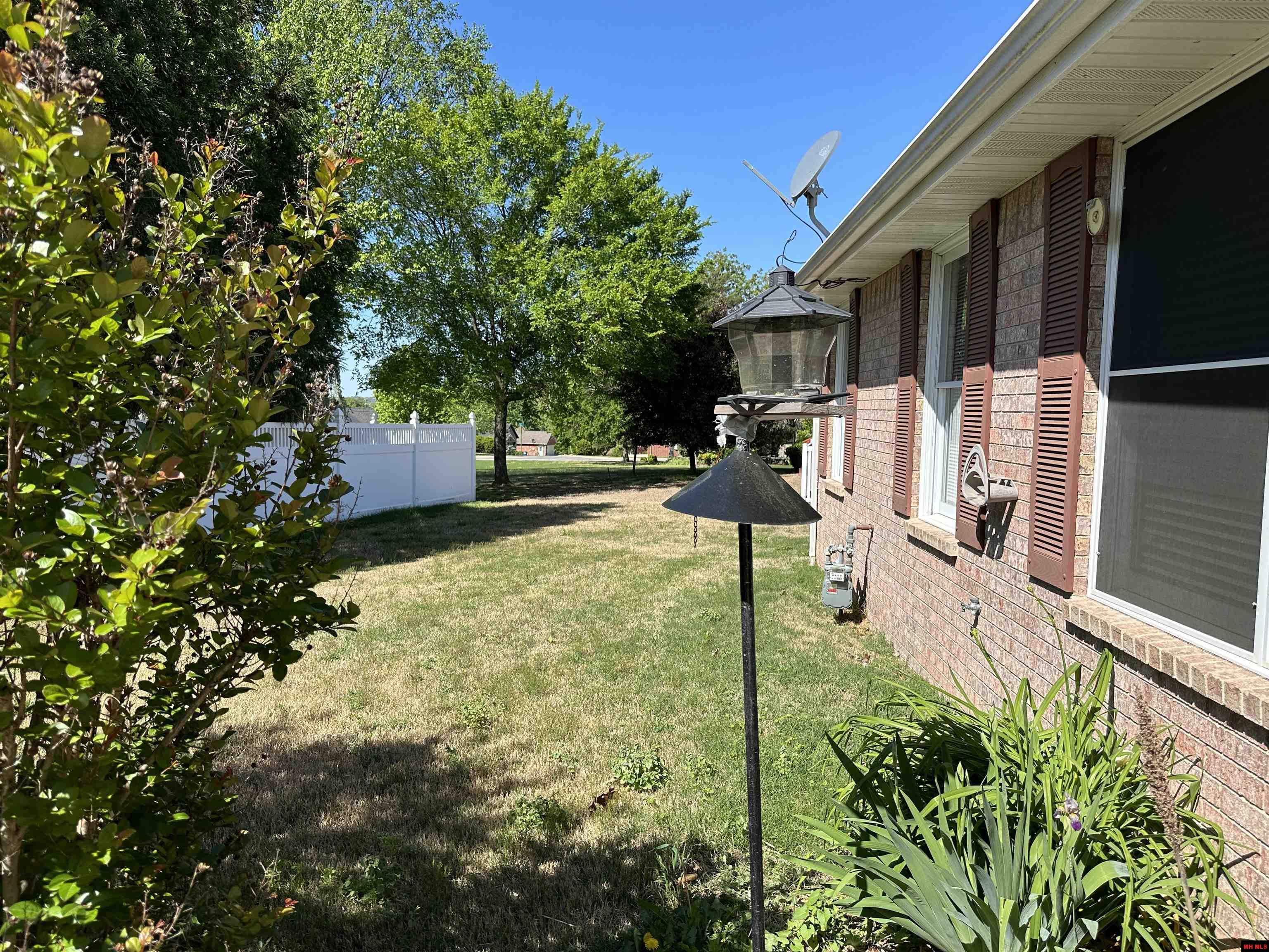 1322 COTTONWOOD COURT Mountain Home, AR