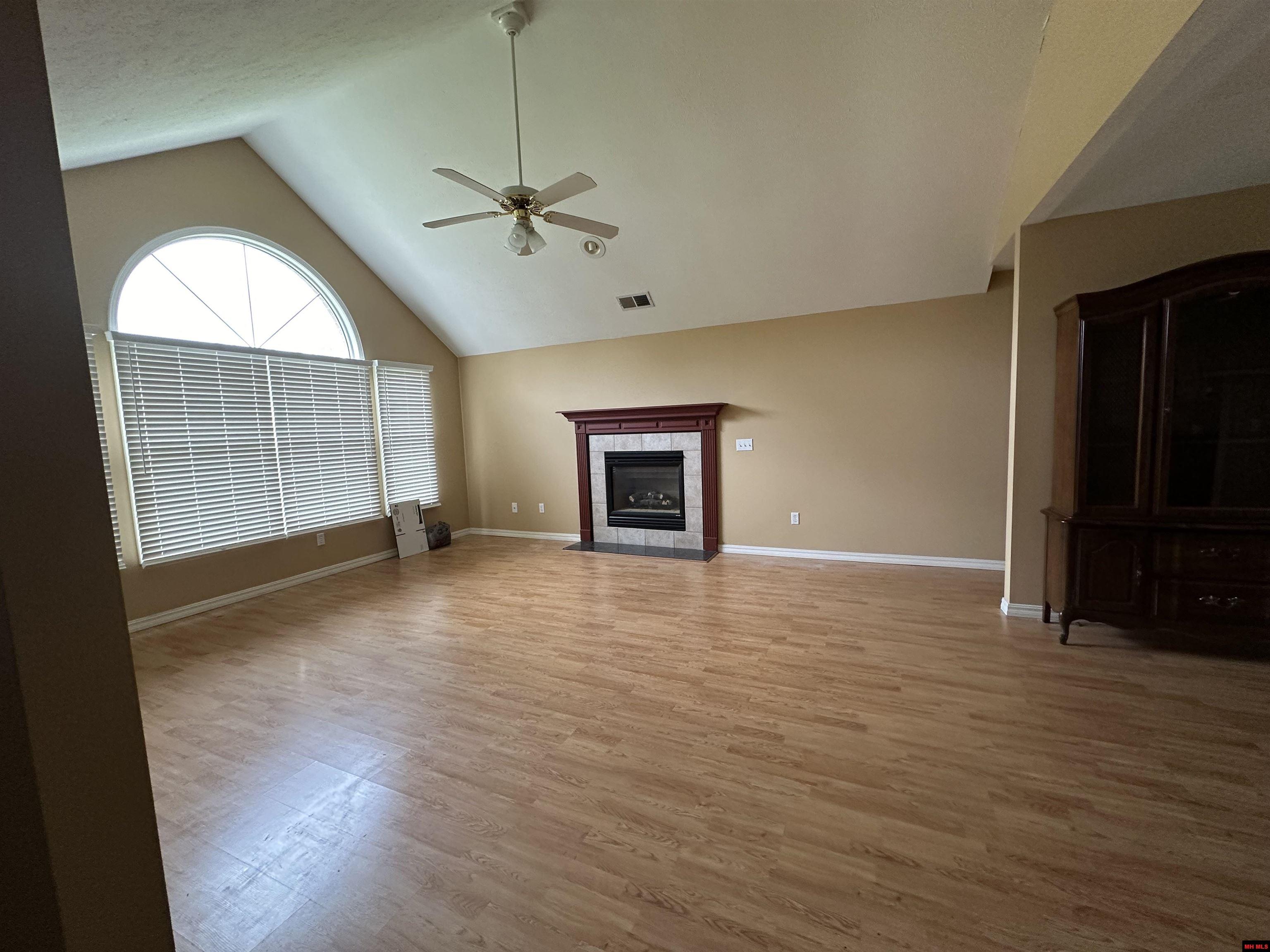 1322 COTTONWOOD COURT Mountain Home, AR