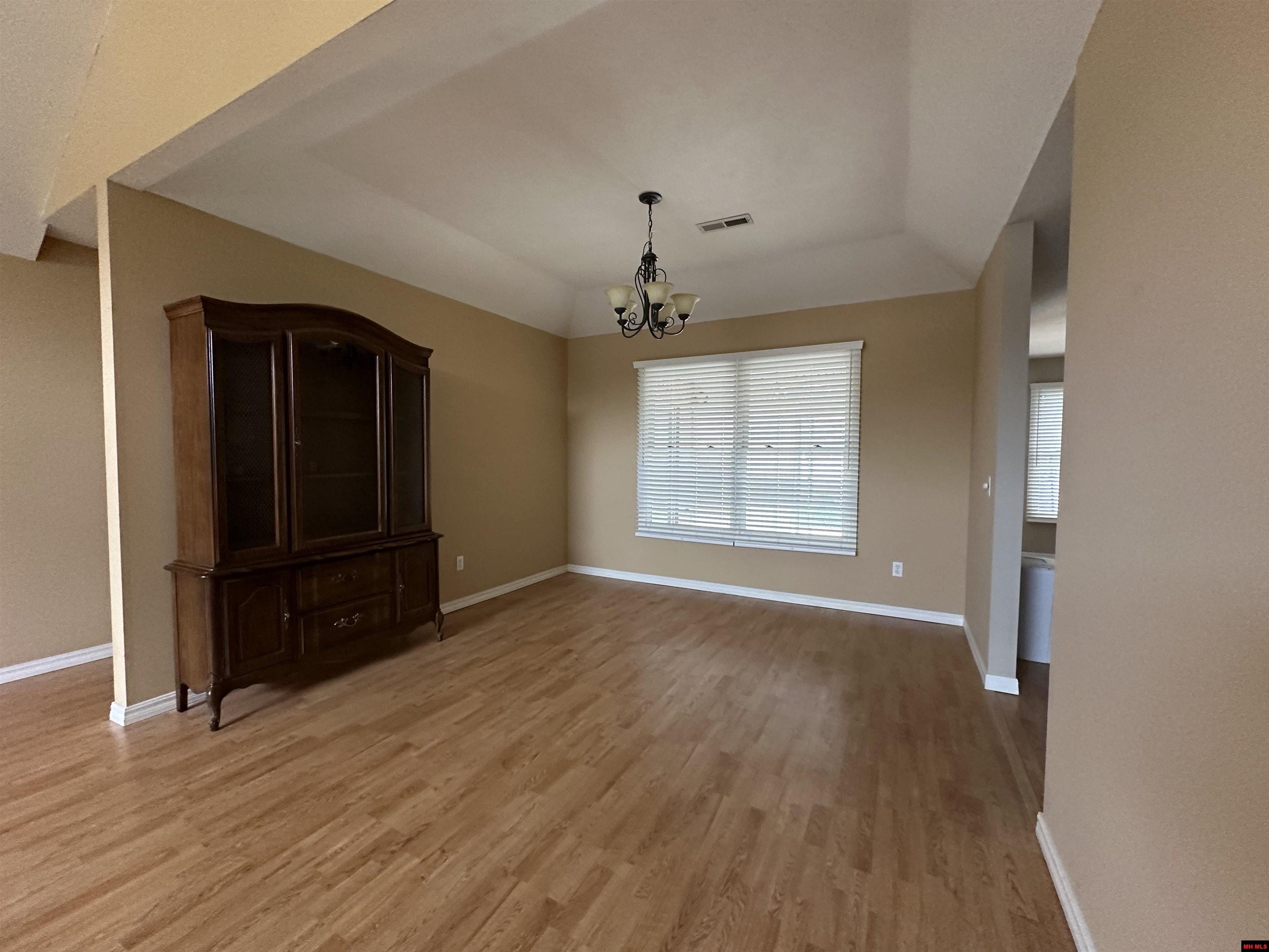 1322 COTTONWOOD COURT Mountain Home, AR