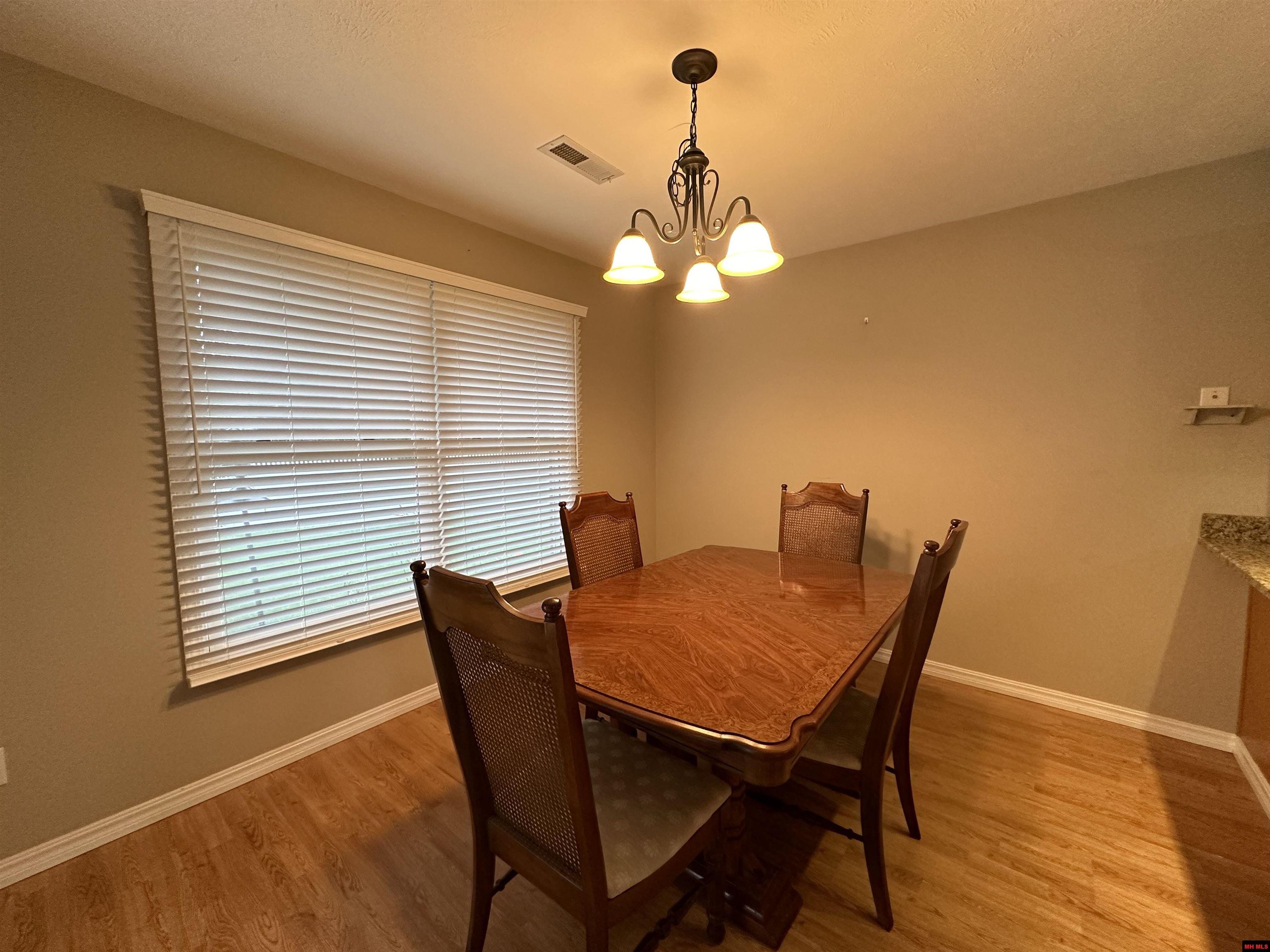 1322 COTTONWOOD COURT Mountain Home, AR