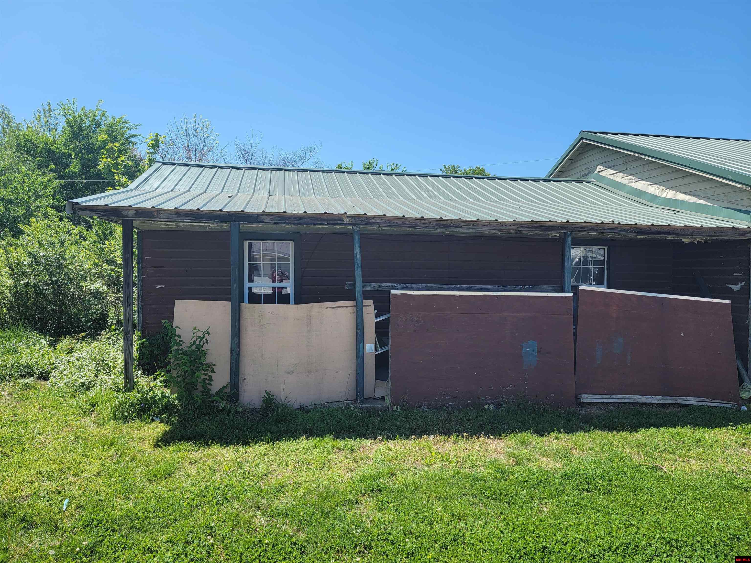 6498 W HWY 178 Lakeview, AR