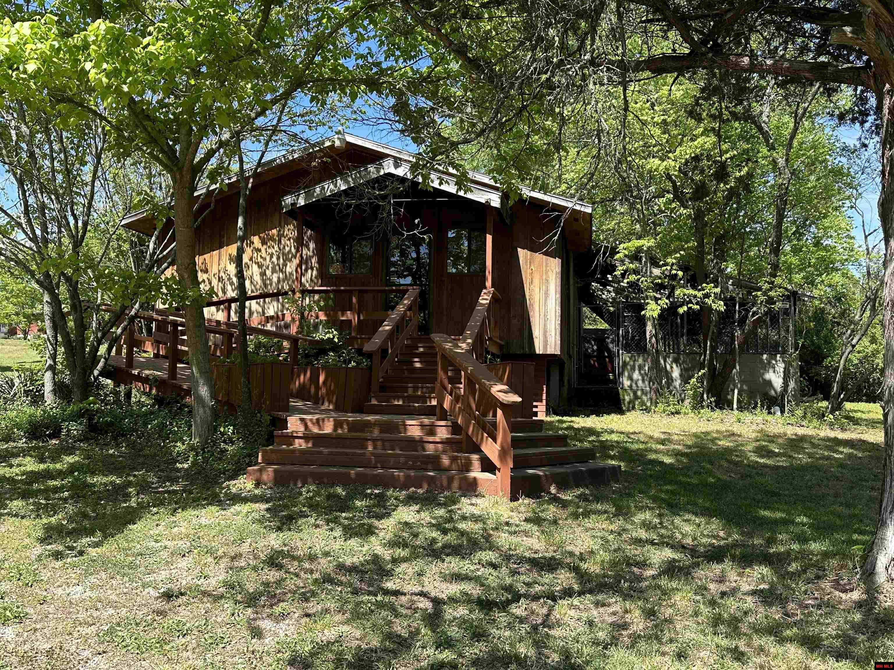 503 S 1ST STREET, Flippin, AR