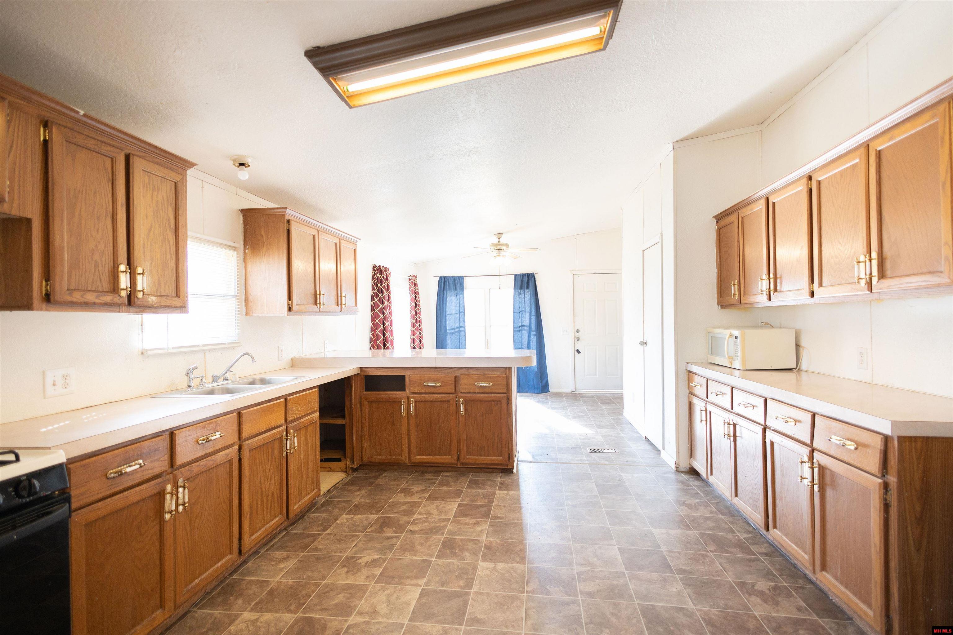 9 MC 124 Oakland, AR