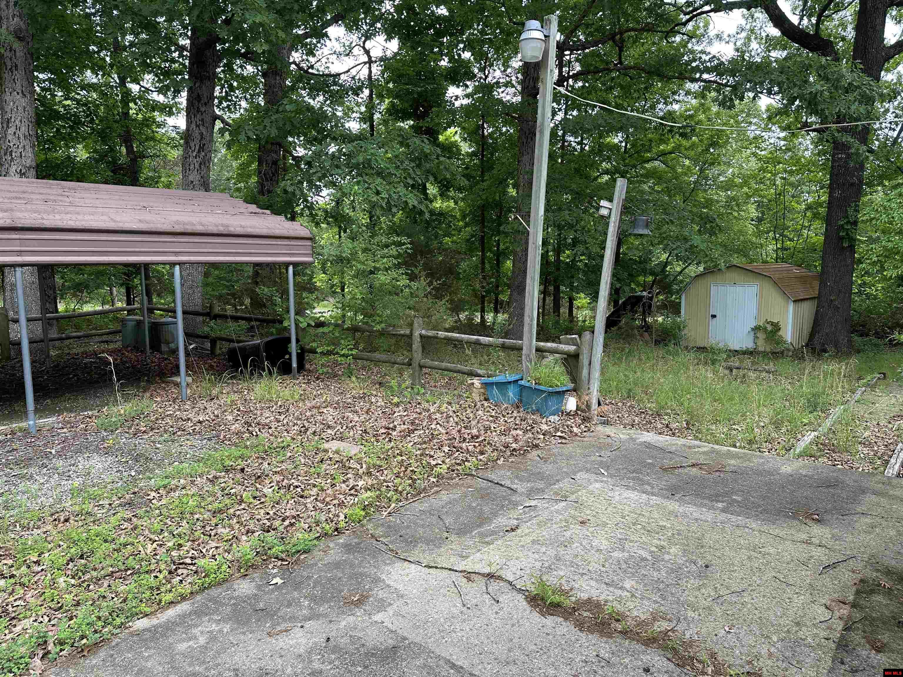 105 HICKORY STREET Bull Shoals, AR