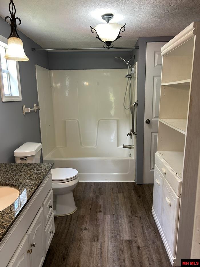 1094 N MAPLE STREET Yellville, AR
