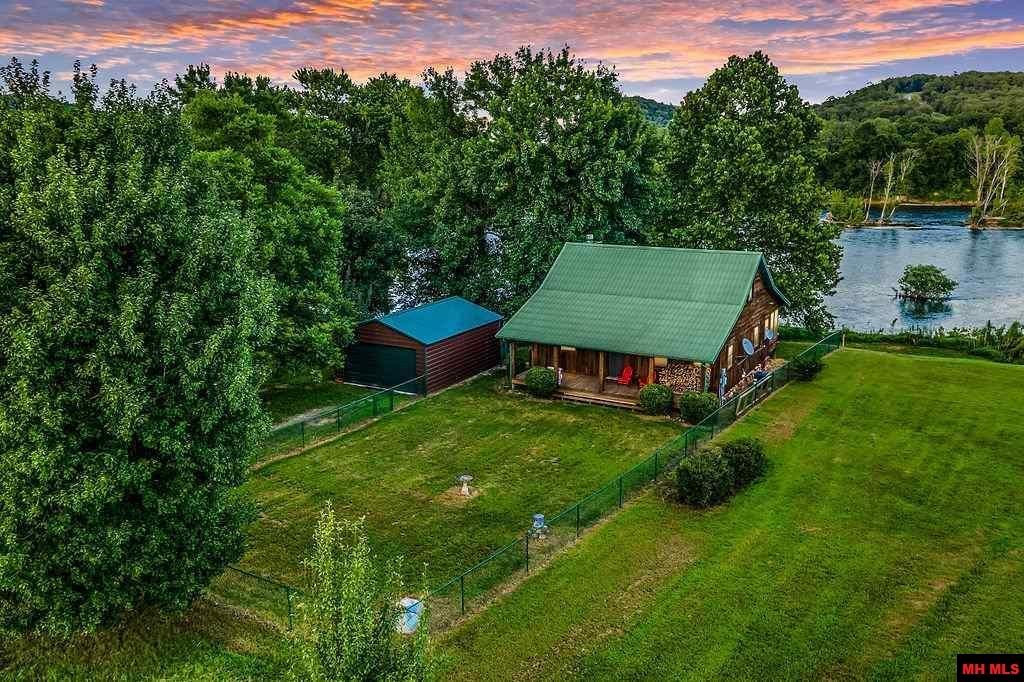 195 SERENITY LANE Norfork AR River Home For Sale Listing 129015