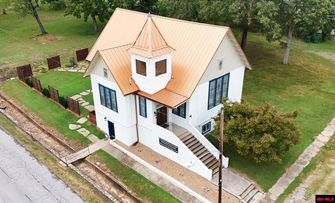201 COMBS AVENUE, Cotter, AR