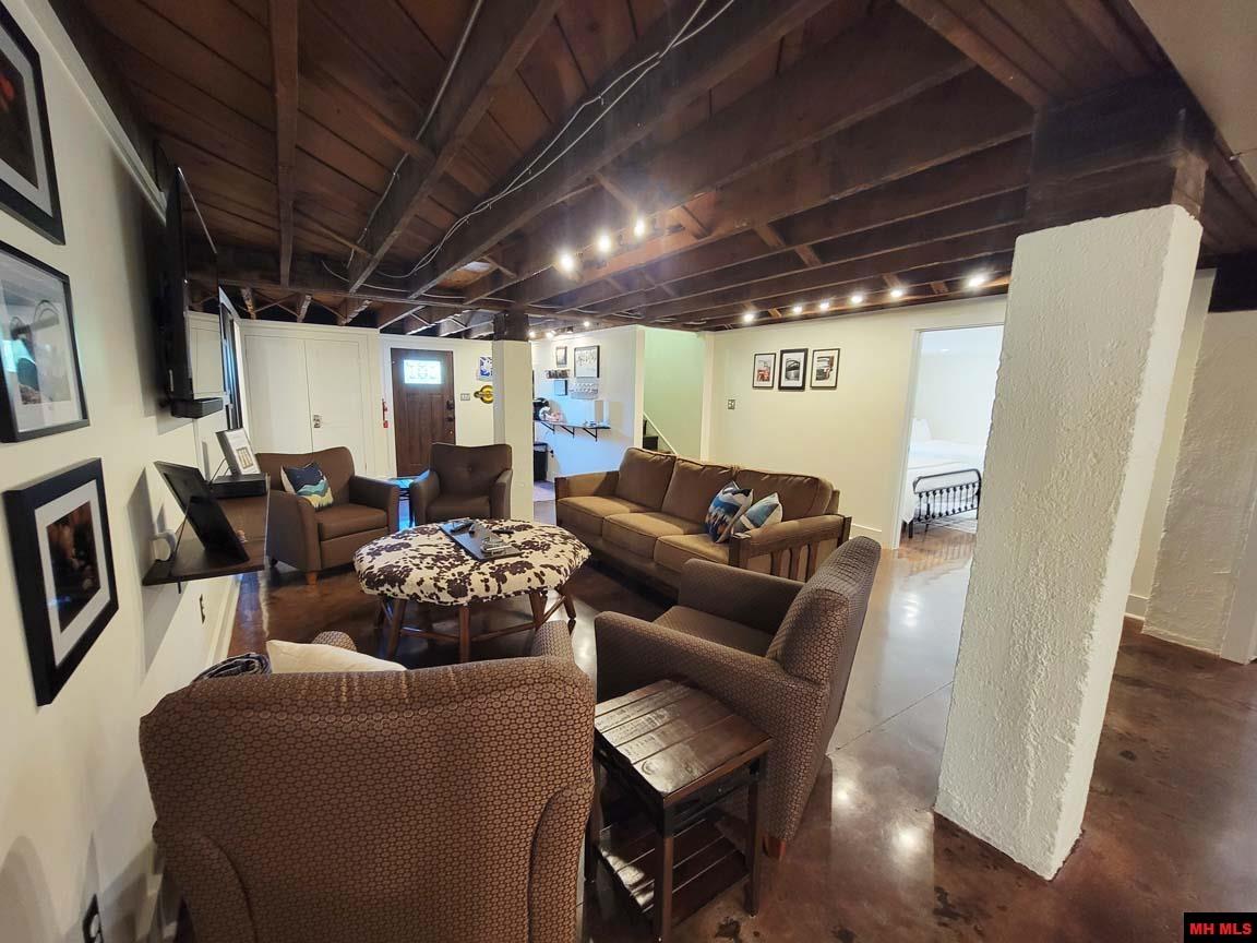 201 COMBS AVENUE Cotter, AR