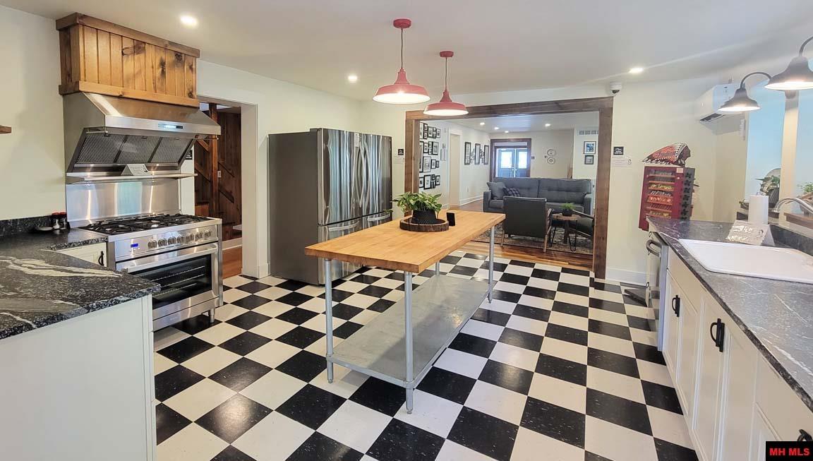 110 McLEAN AVENUE Cotter, AR