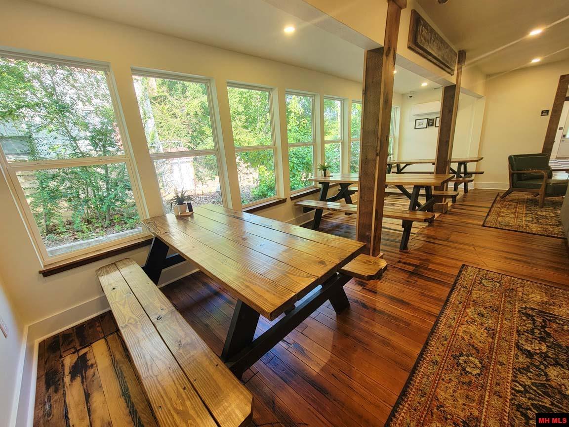 110 McLEAN AVENUE Cotter, AR