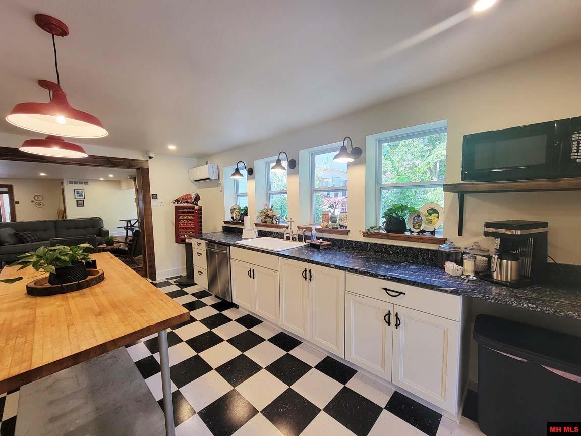 110 McLEAN AVENUE Cotter, AR