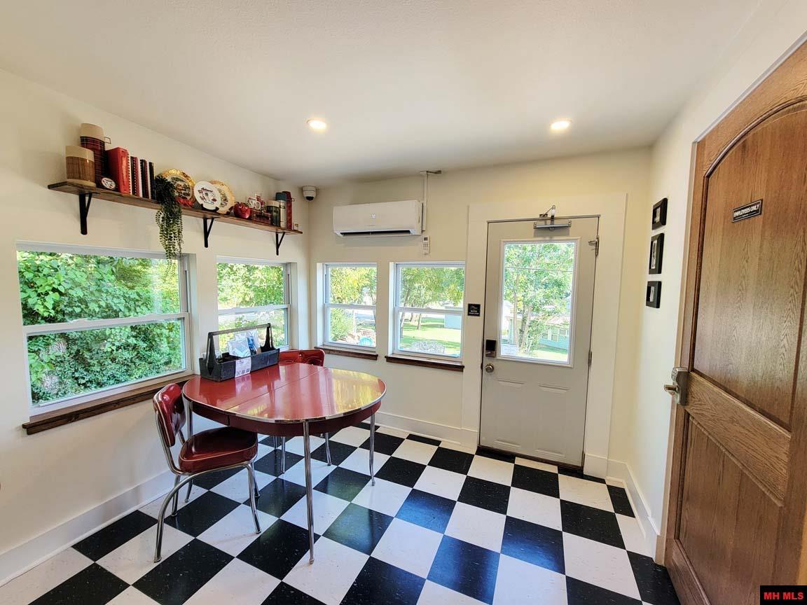 110 McLEAN AVENUE Cotter, AR