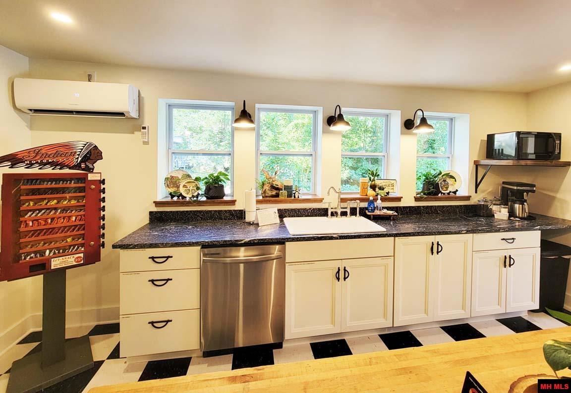 110 McLEAN AVENUE Cotter, AR