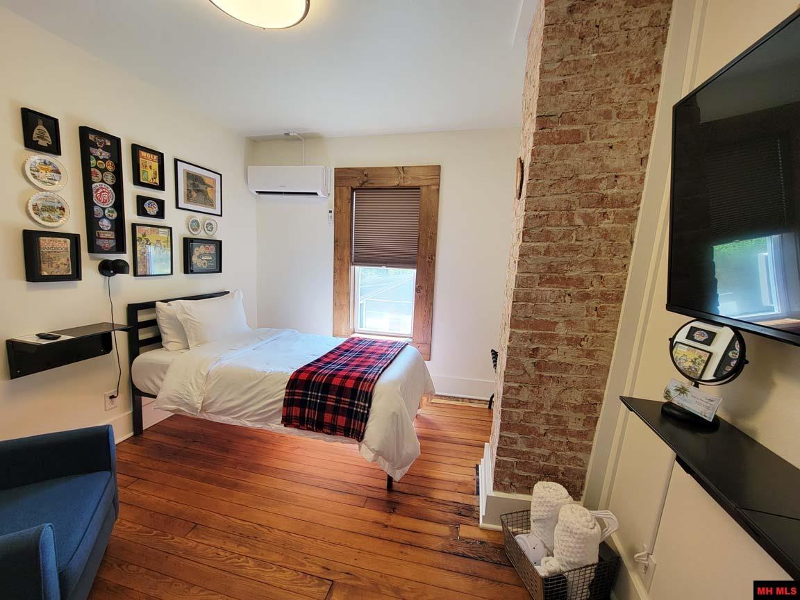 110 McLEAN AVENUE Cotter, AR