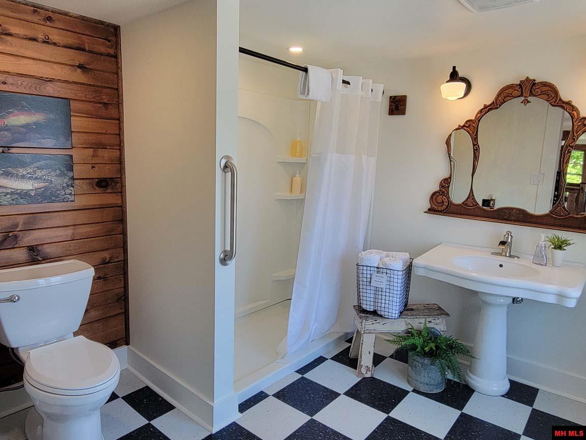 110 McLEAN AVENUE Cotter, AR