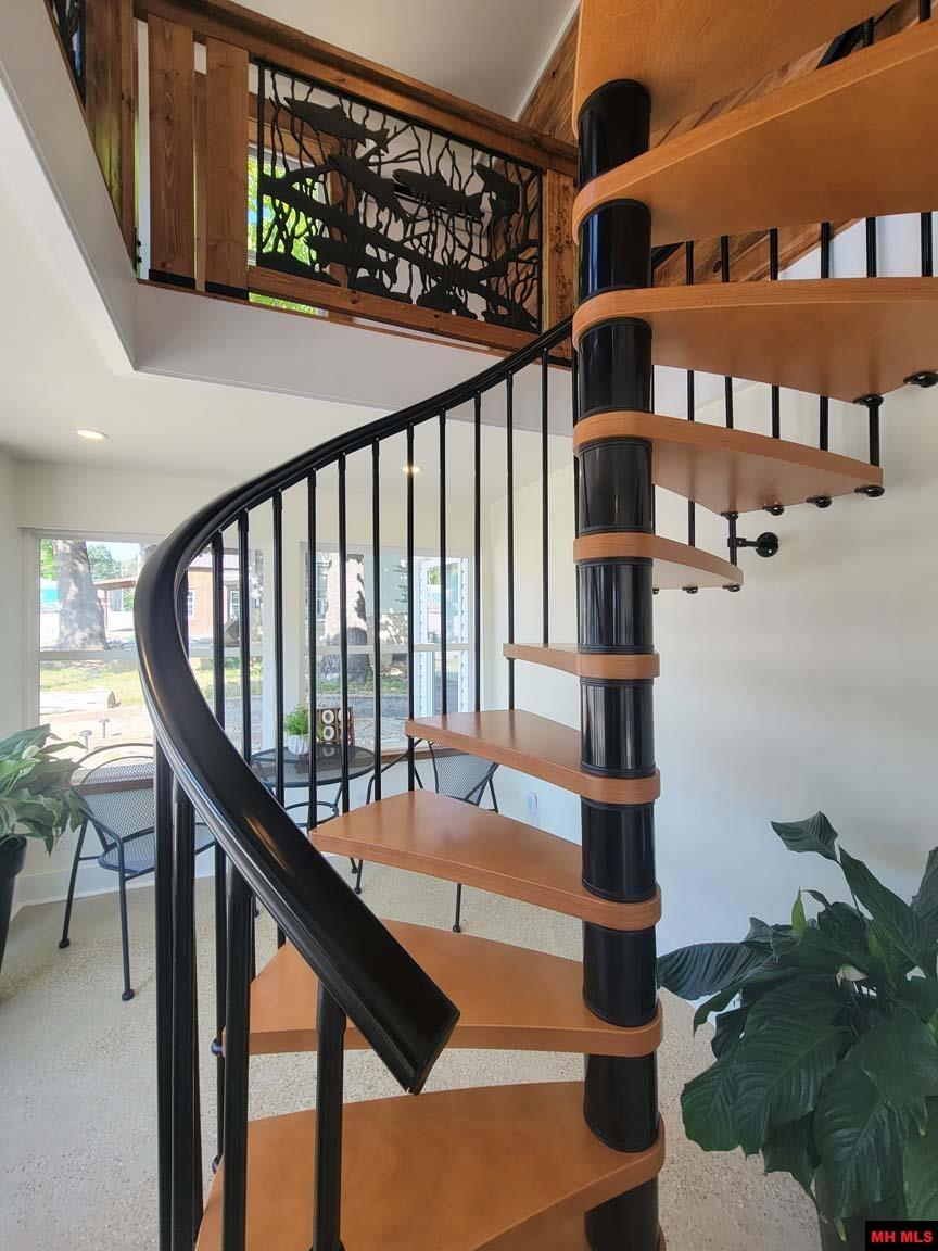 110 McLEAN AVENUE Cotter, AR