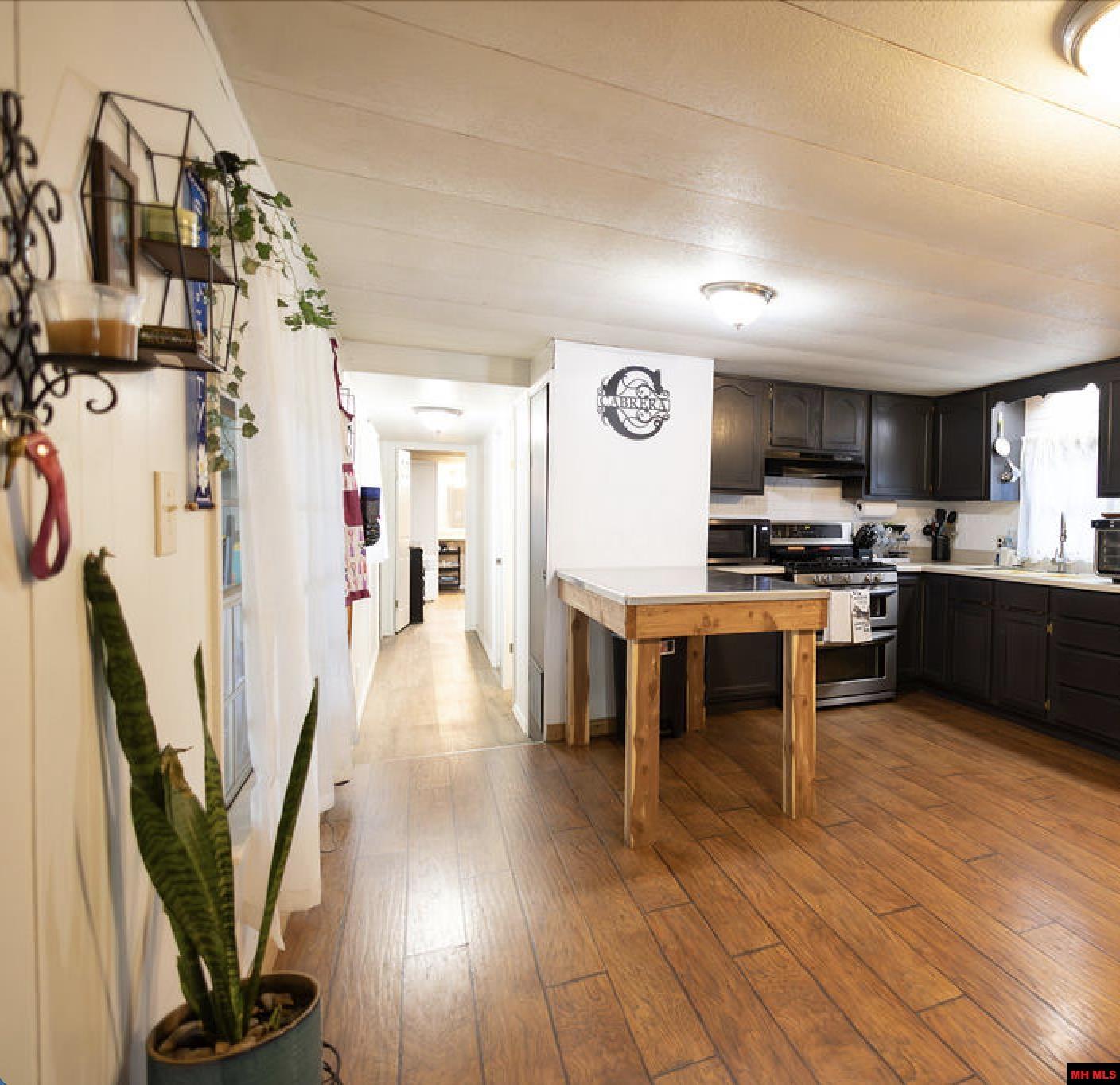 10452 HWY 5 SOUTH Salesville, AR