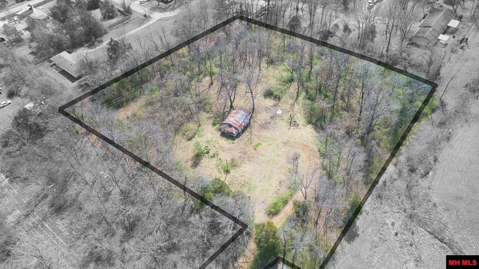 124 DEARDOFF LANE Mountain Home, AR