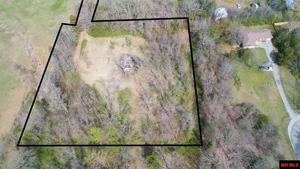 124 DEARDOFF LANE Mountain Home, AR