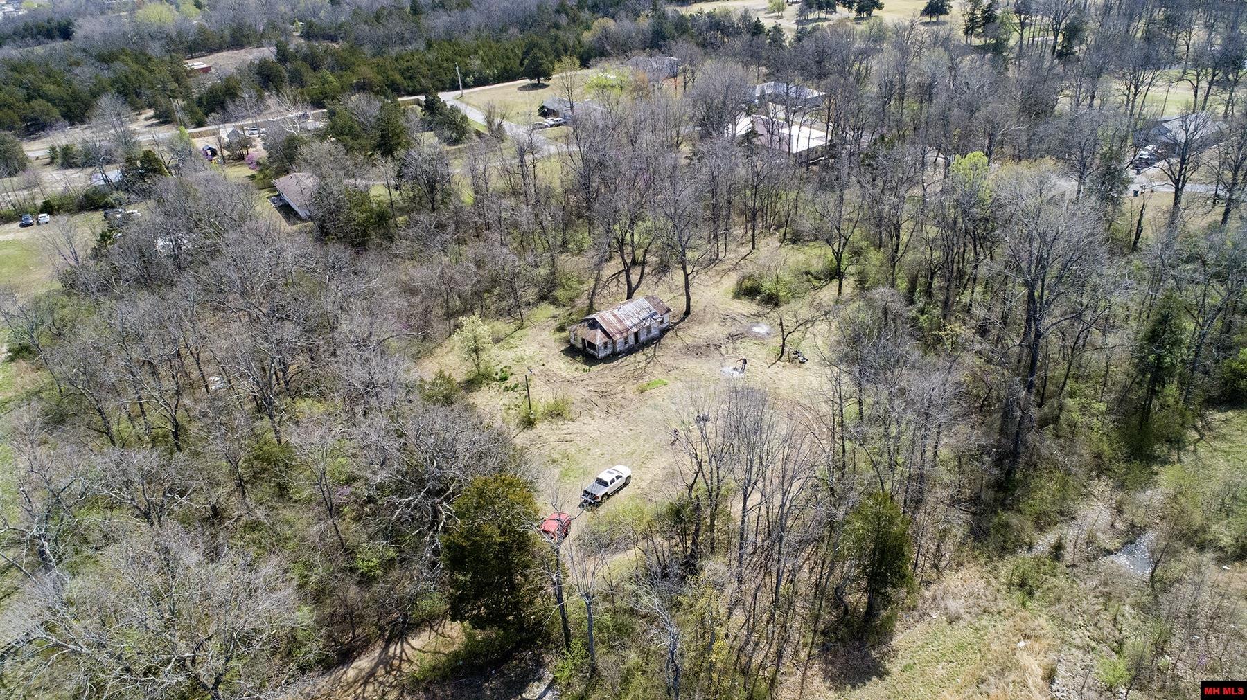 124 DEARDOFF LANE Mountain Home, AR