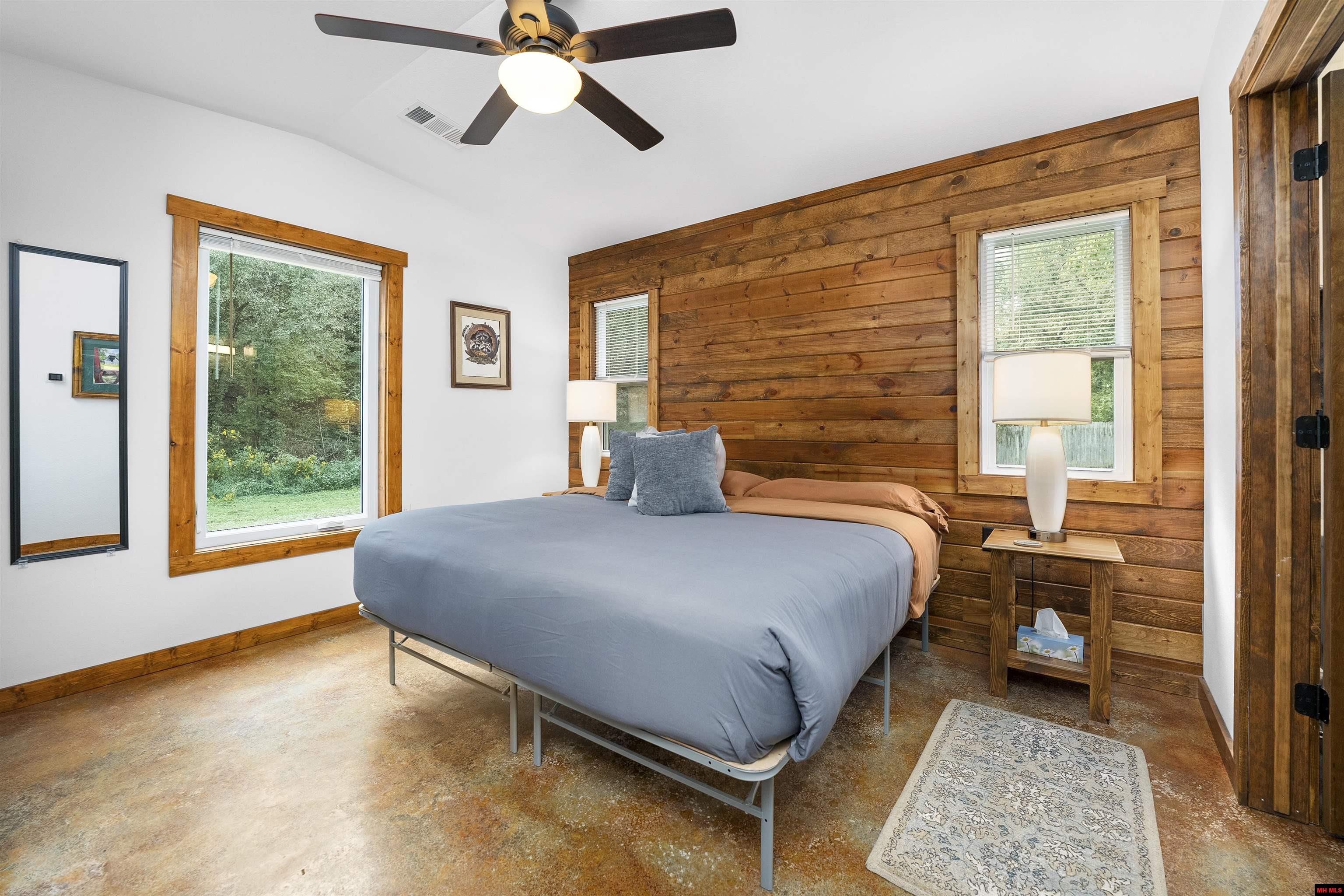2891 SHIPPS DRIVE Norfork, AR