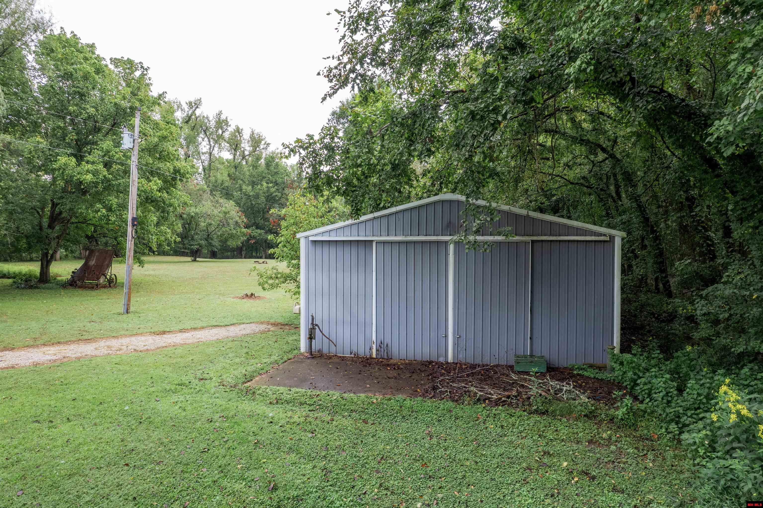 2891 SHIPPS DRIVE Norfork, AR