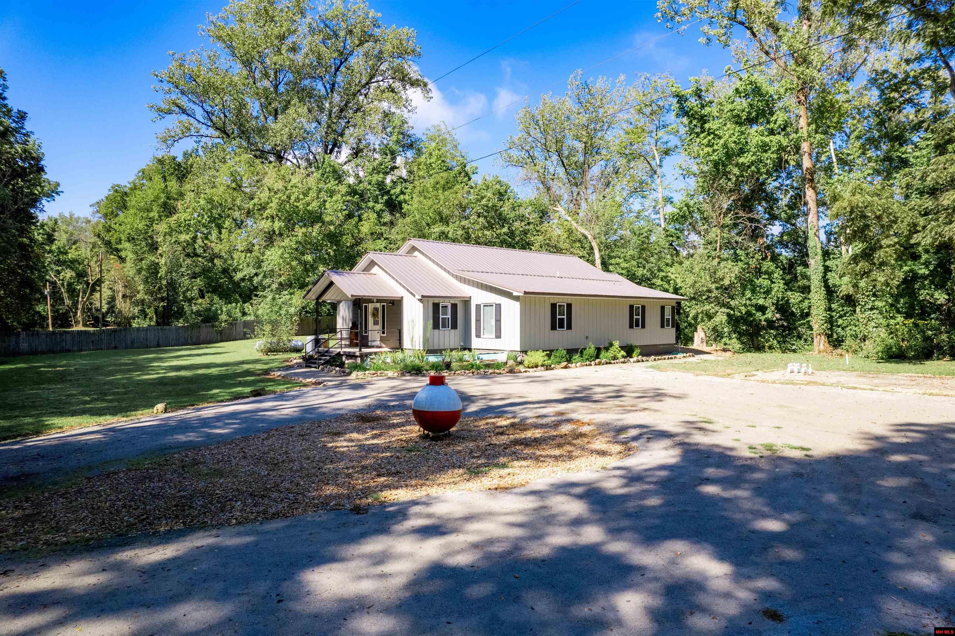 2891 SHIPPS DRIVE Norfork, AR