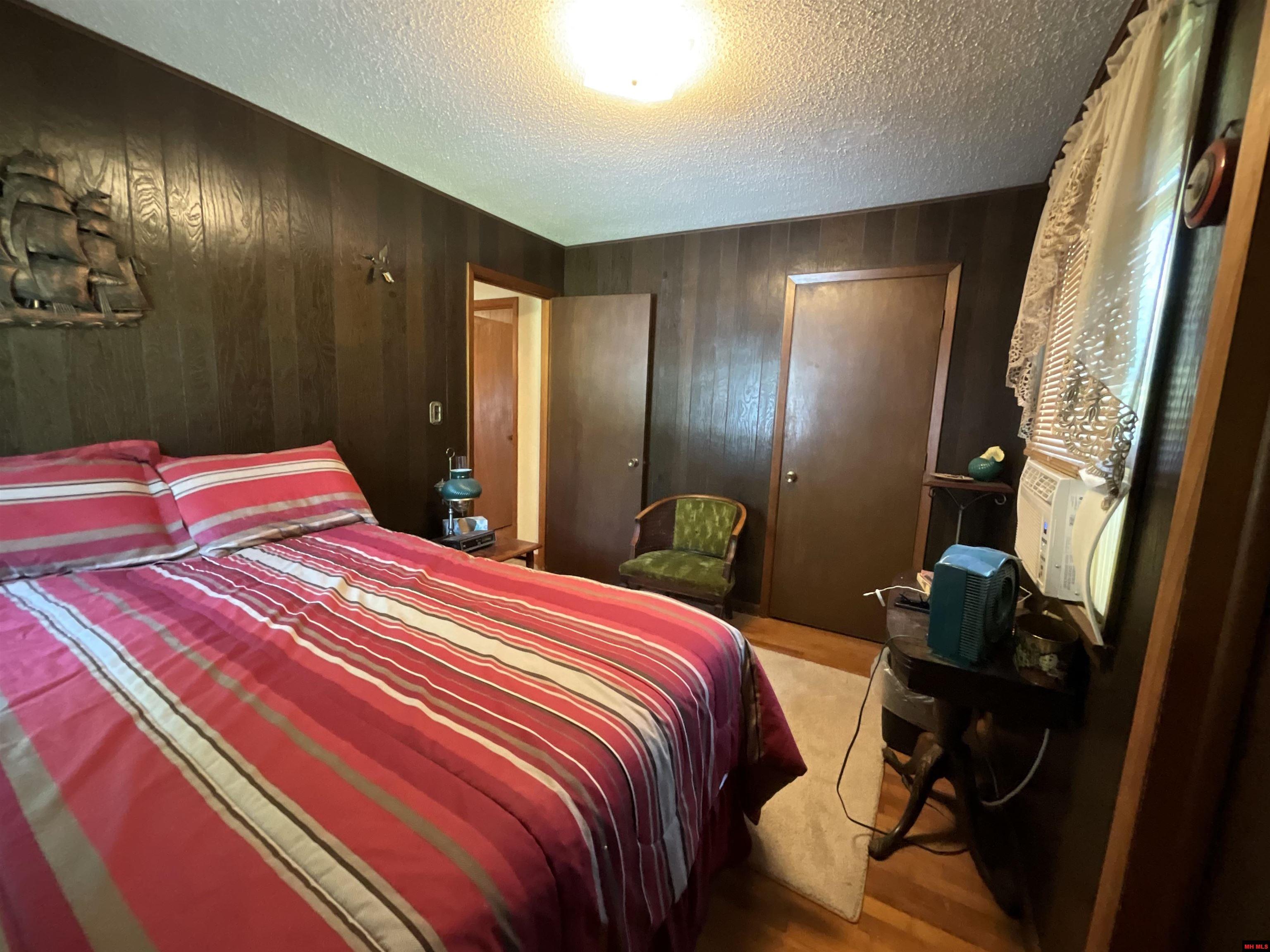 932 & 937 State Hwy Hh