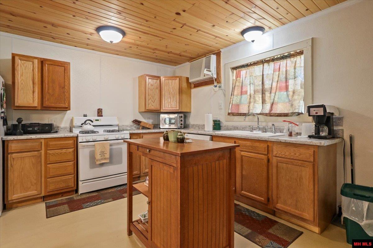 158 Clay 125 Rd MC 125 Corning, AR 72422