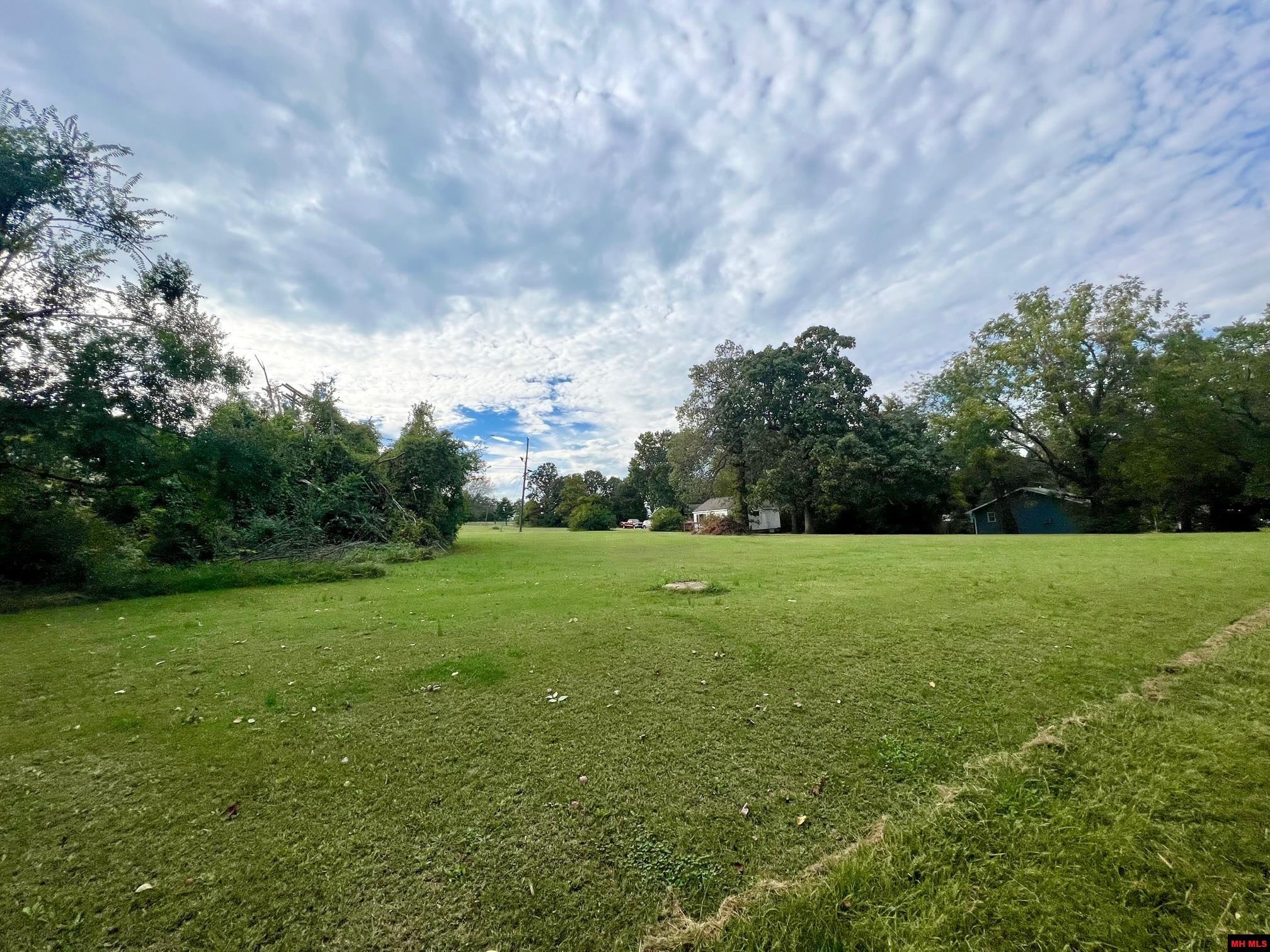 1001 KENTWOOD DRIVE Mountain Home, AR