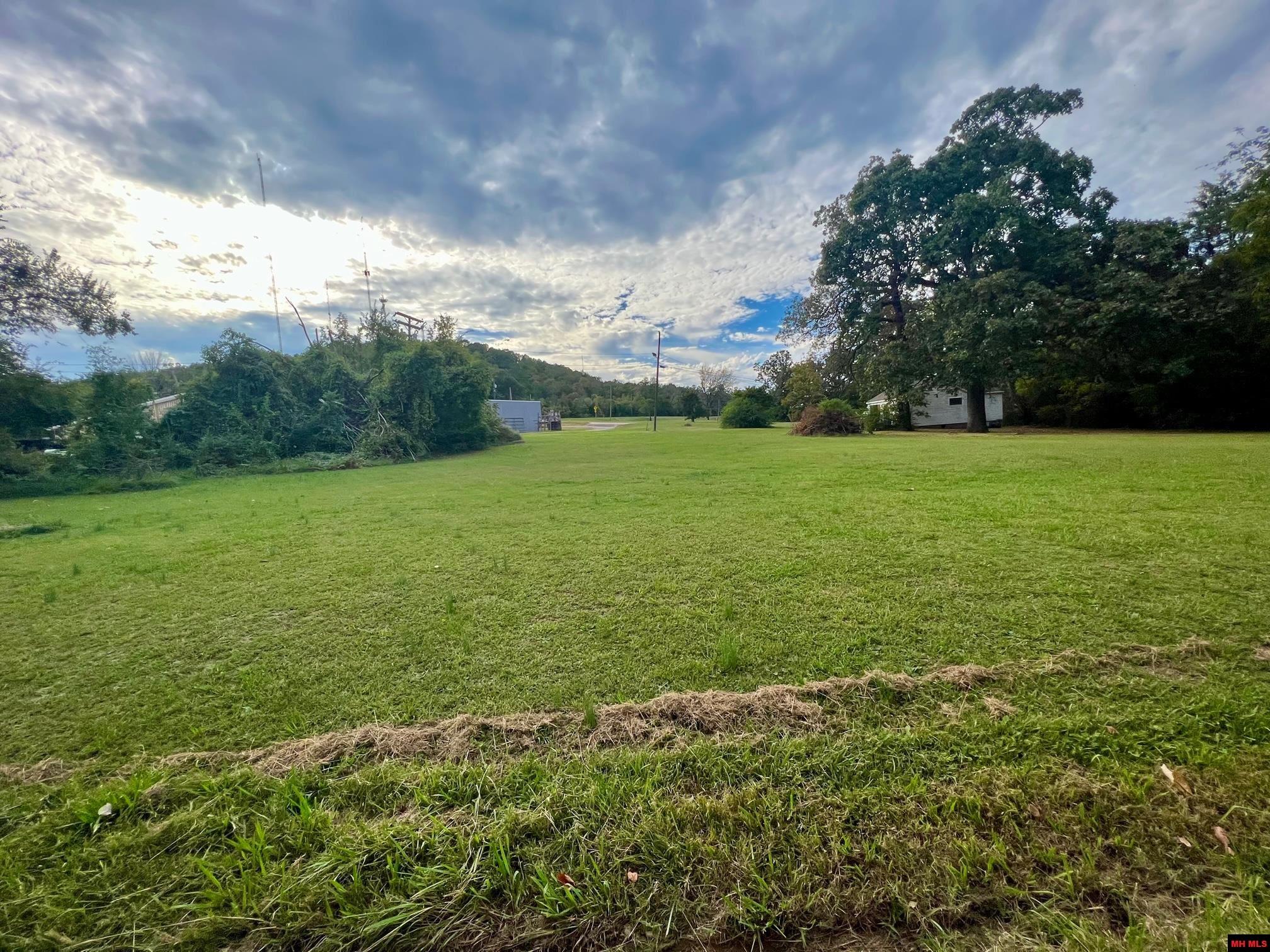 1001 KENTWOOD DRIVE Mountain Home, AR