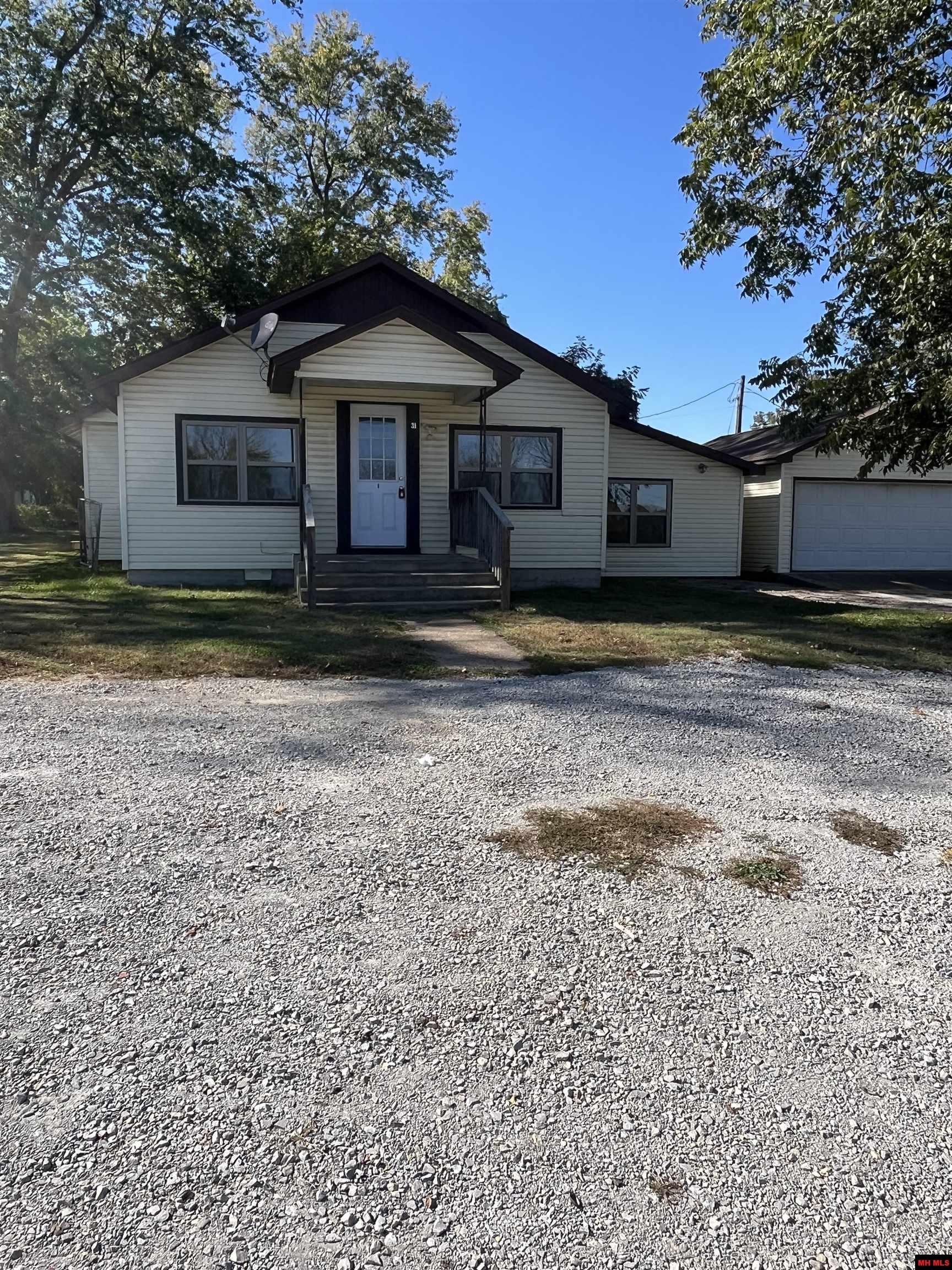 31 HWY 223 SOUTH Viola, AR