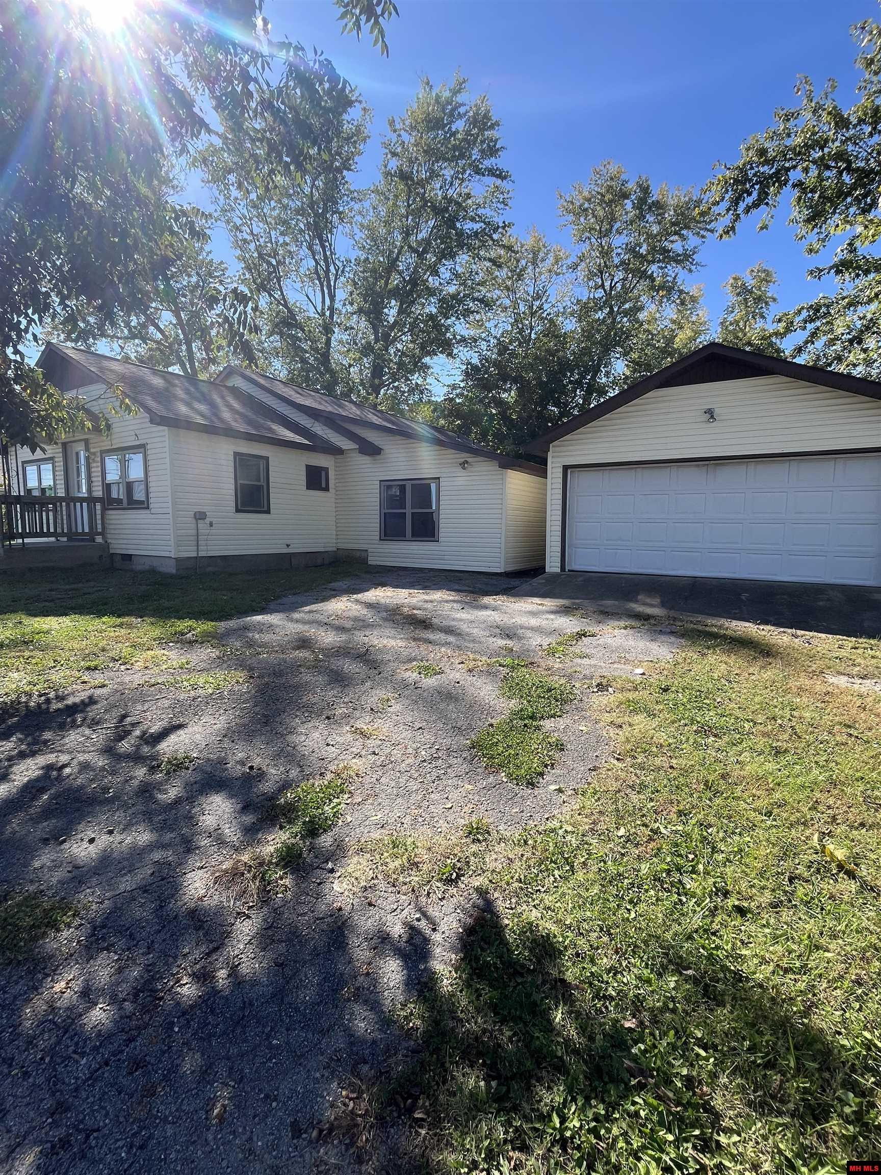 31 HWY 223 SOUTH Viola, AR