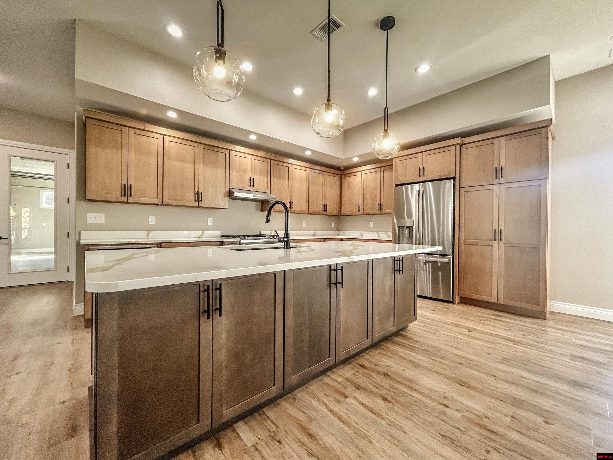 5 SOWBUG CIRCLE Cotter, AR 72626