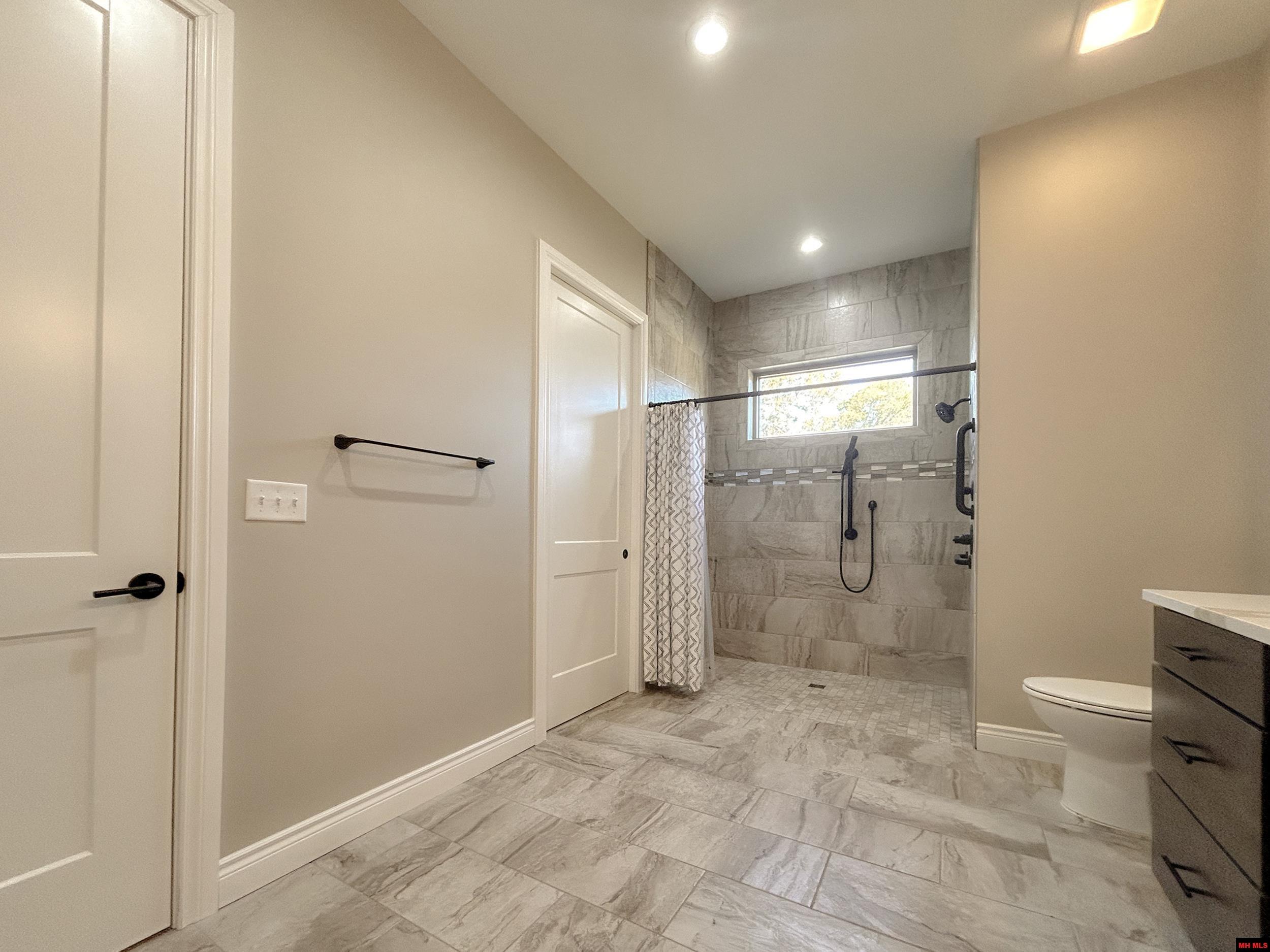 5 SOWBUG CIRCLE Cotter, AR 72626