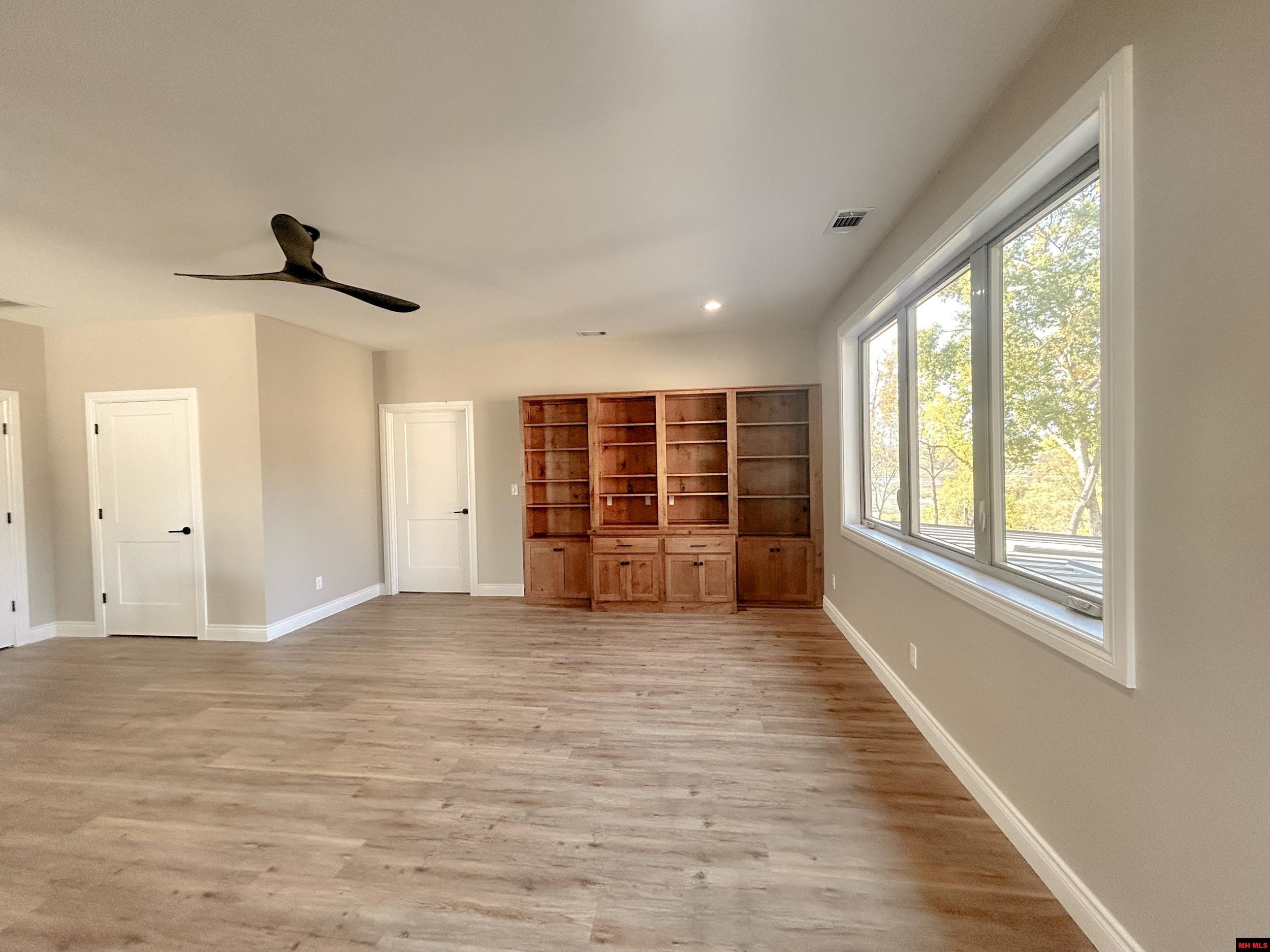 5 SOWBUG CIRCLE Cotter, AR 72626