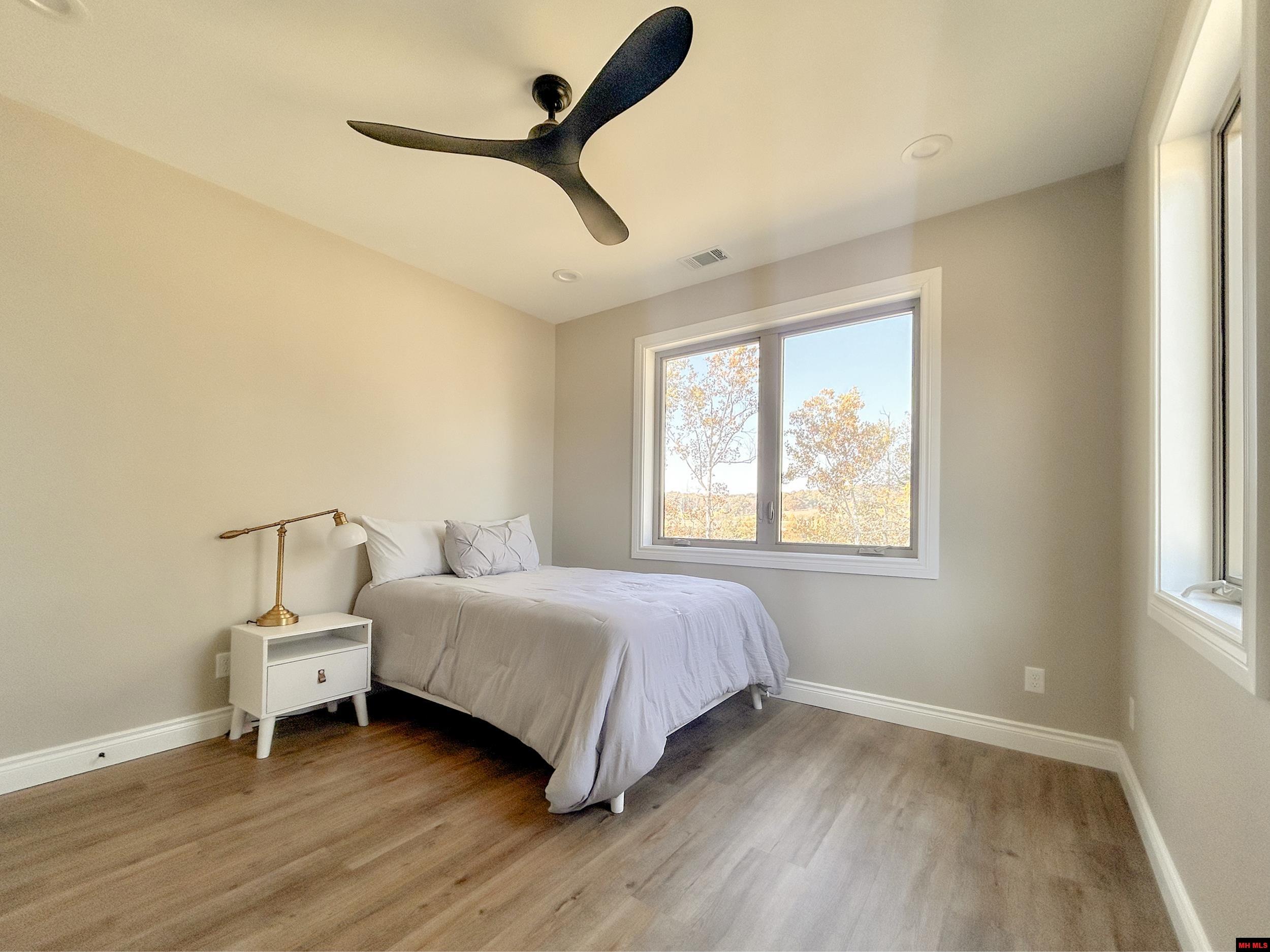 5 SOWBUG CIRCLE Cotter, AR 72626