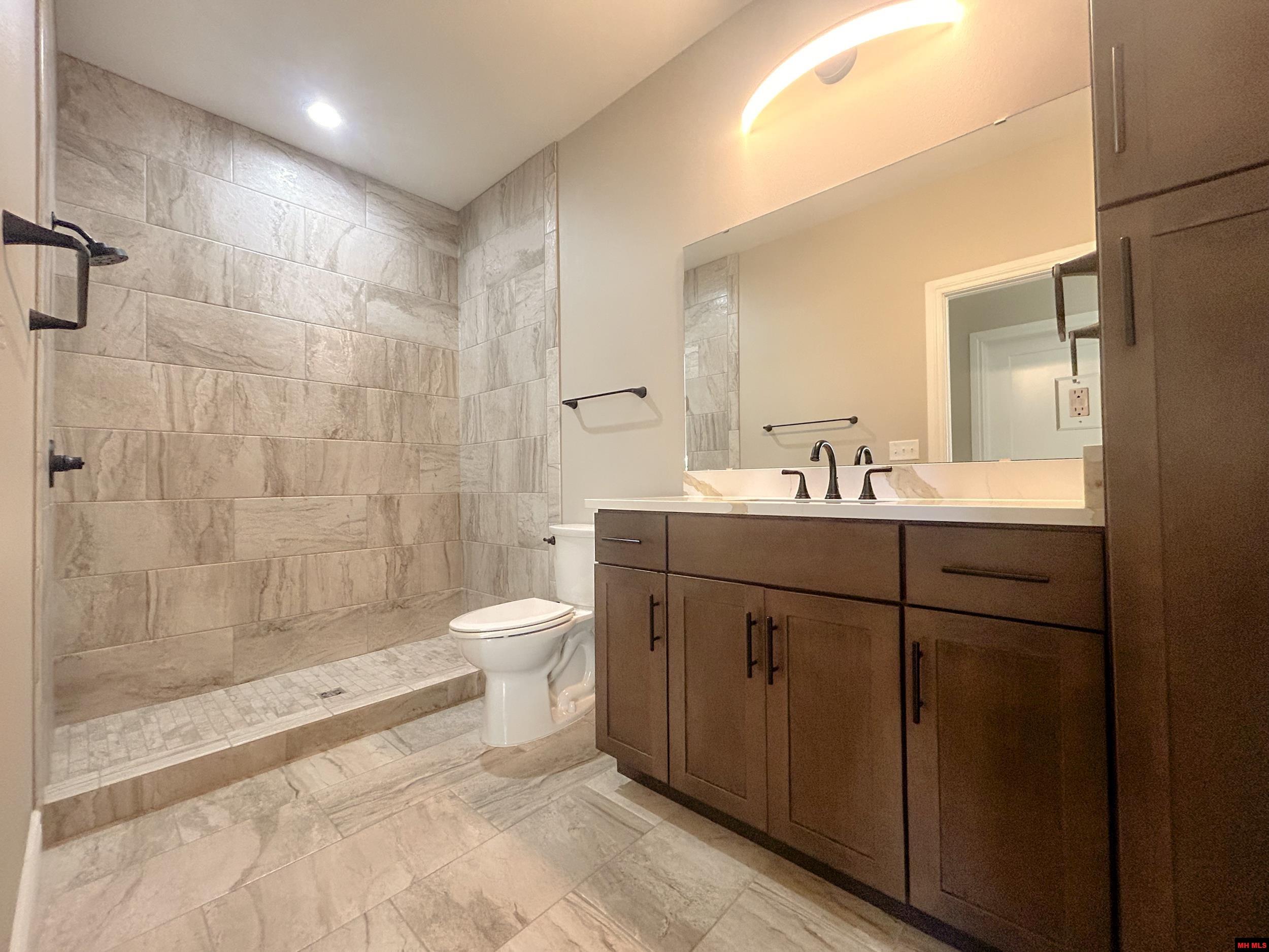 5 SOWBUG CIRCLE Cotter, AR 72626