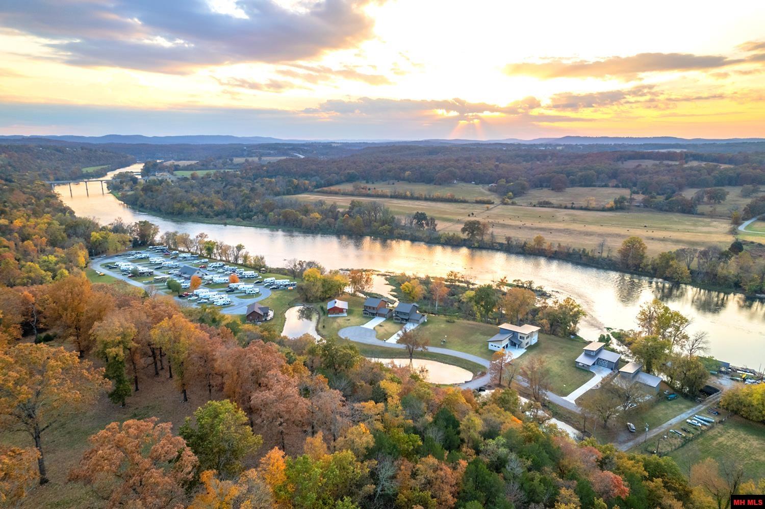 5 SOWBUG CIRCLE Cotter, AR 72626