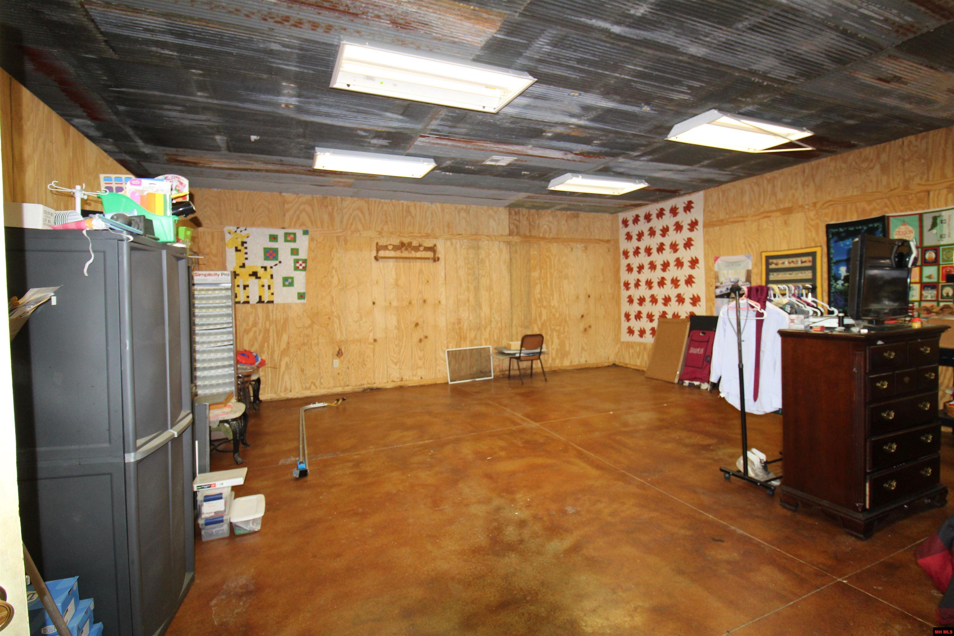 3768 Private Road 1271