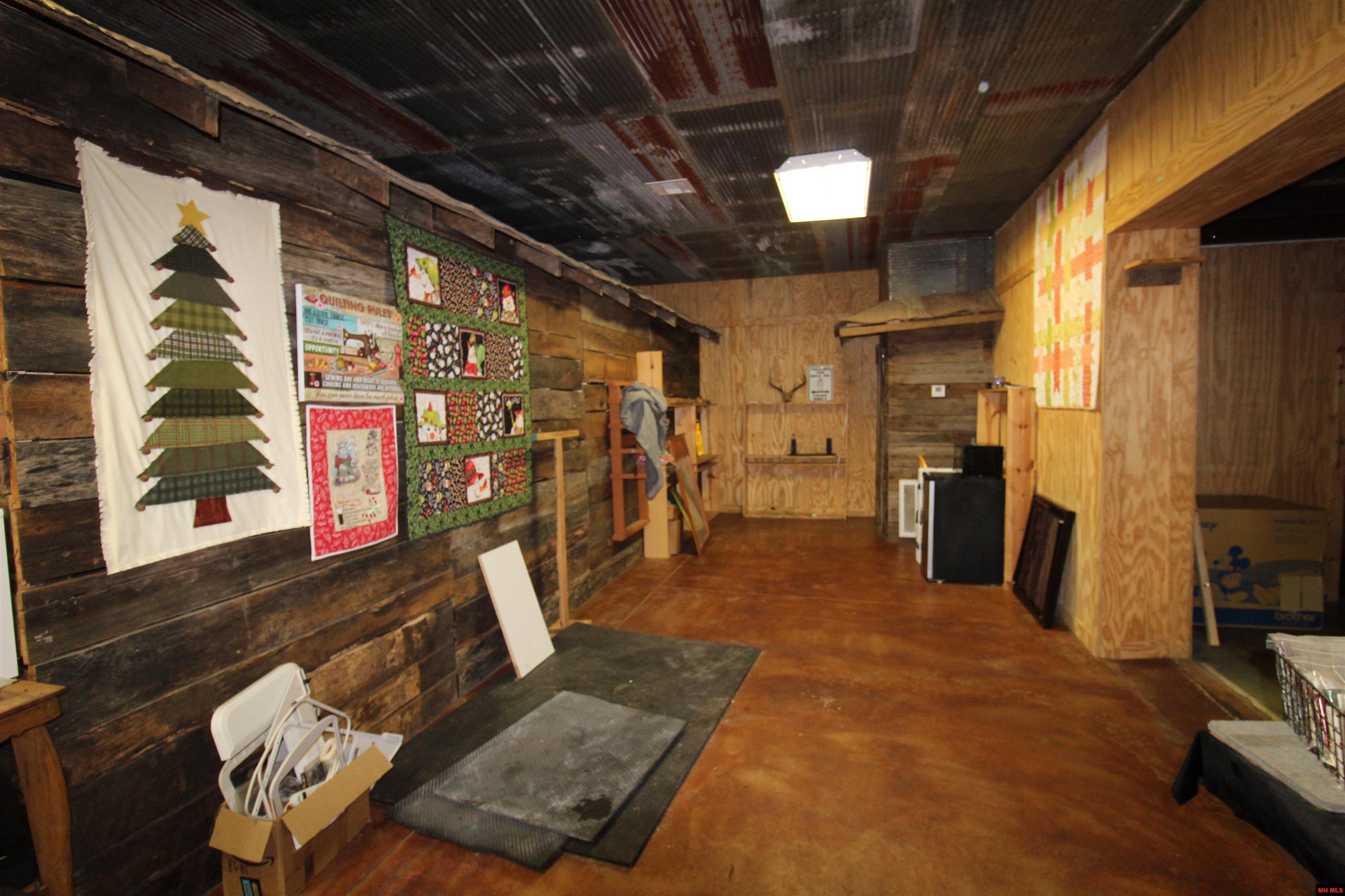 3768 Private Road 1271