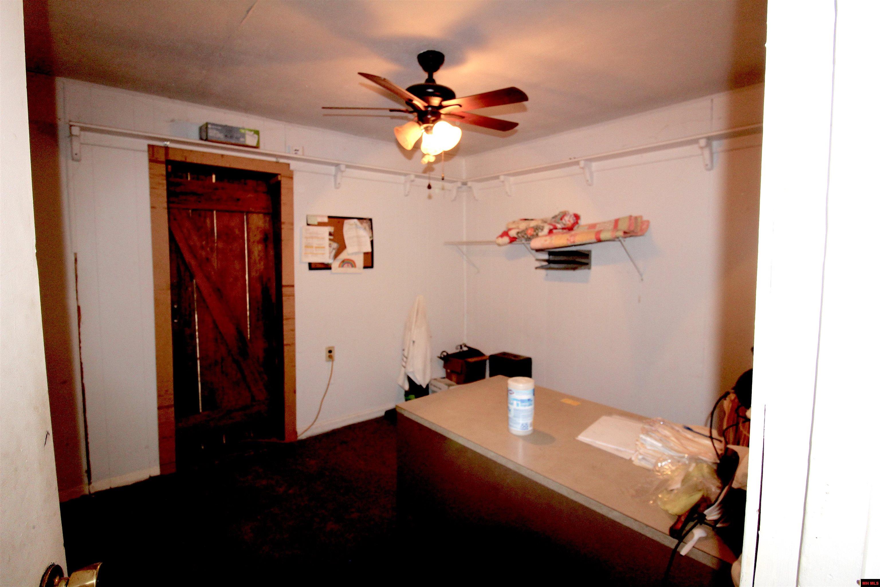 3768 Private Road 1271