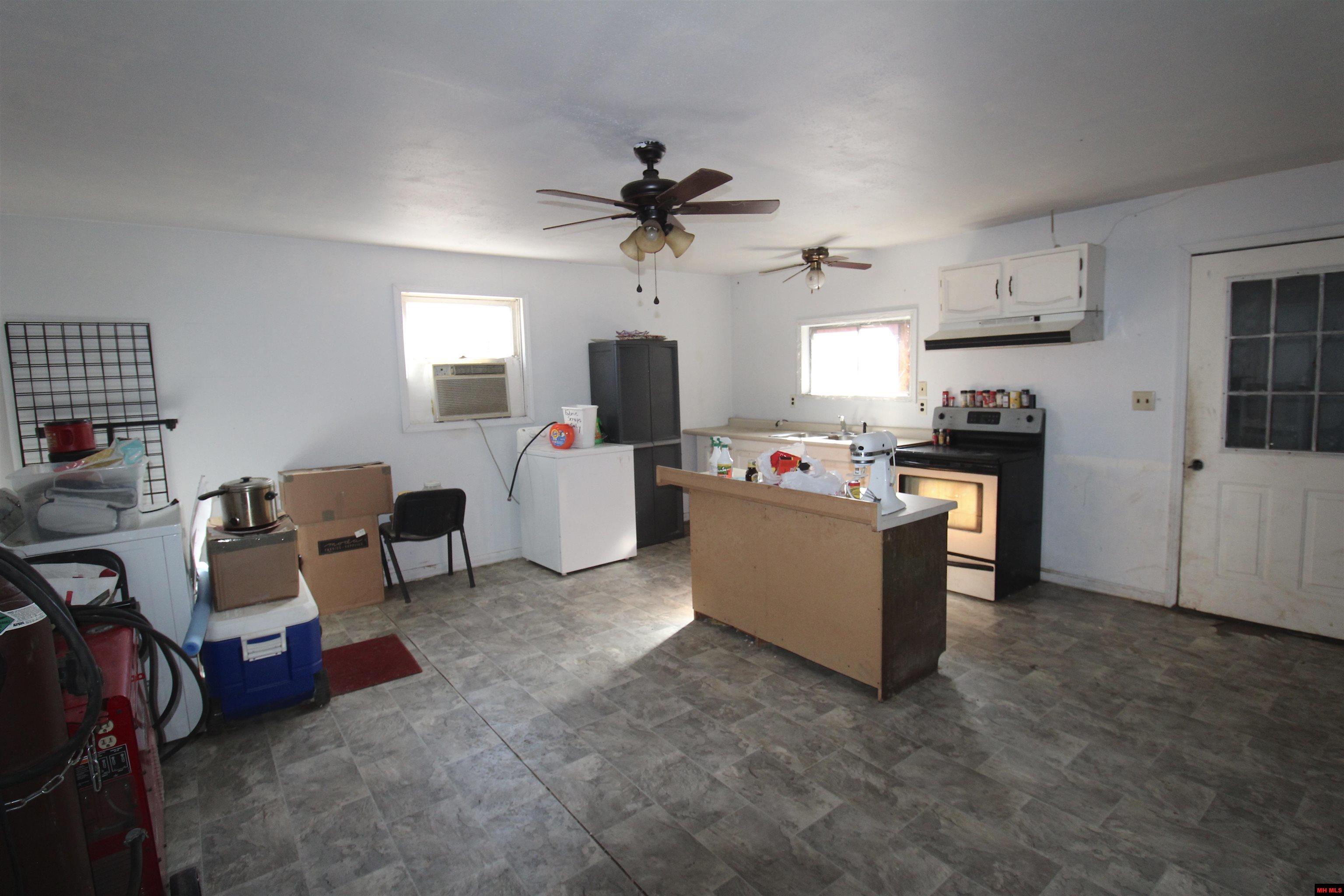 3768 Private Road 1271