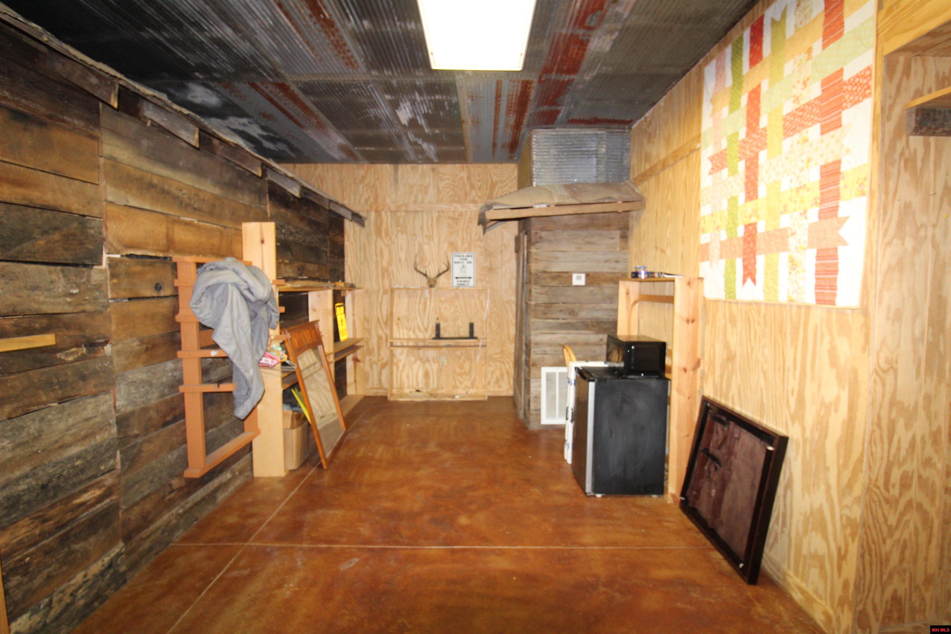 3768 Private Road 1271